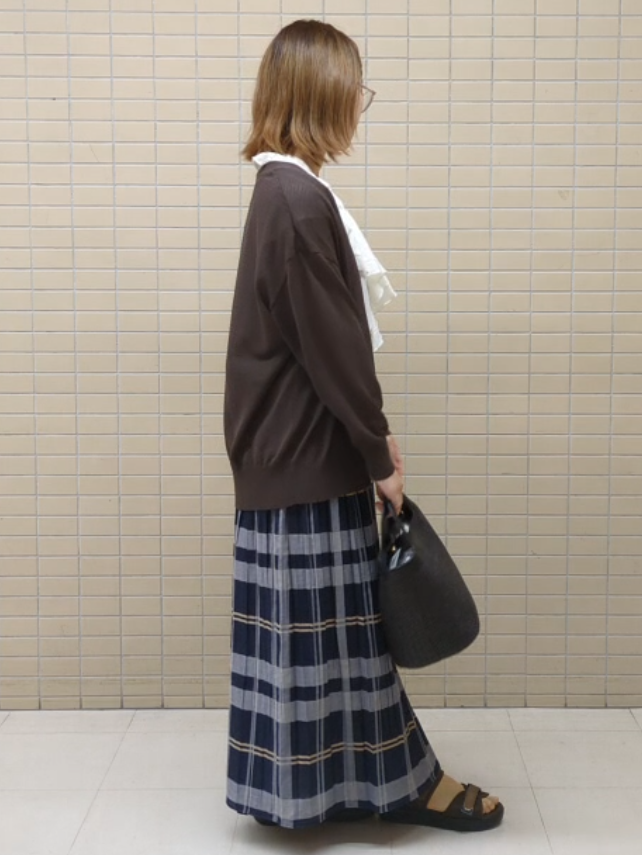 ひまりさんの「Reflect｜【通気性あり／涼しい／マシンウォッシャブル】フリルブラウス」を使ったコーディネート