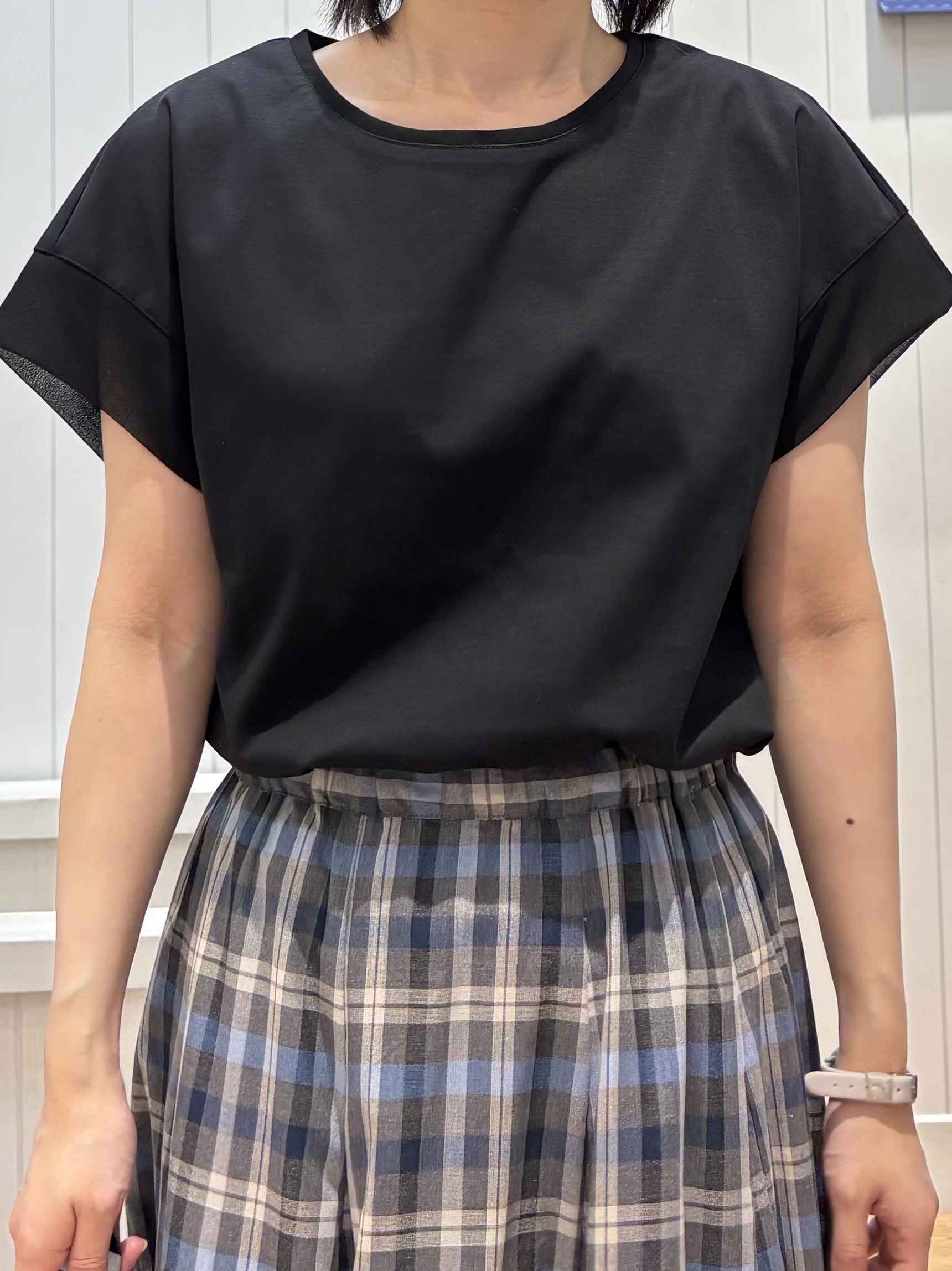 OKADAさんの「Dessin｜【UVカット/接触冷感】美光沢カットソー」を使ったコーディネート