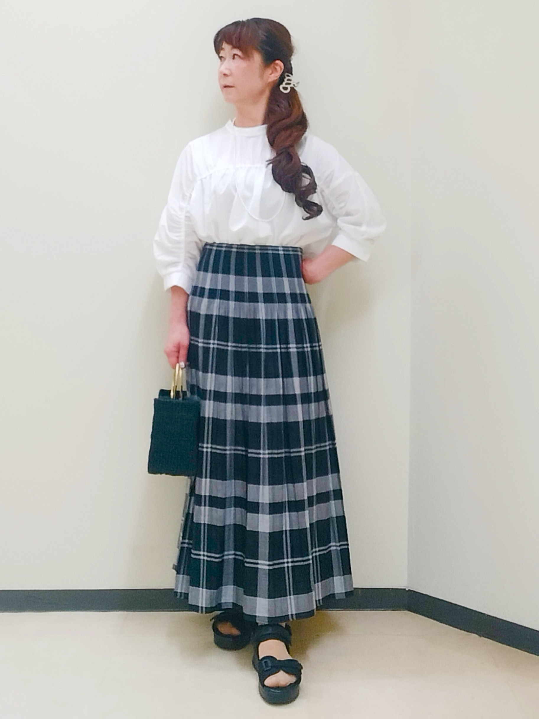 花さんの「Reflect｜【手洗い可】プチハイネック ギャザーブラウス」を使ったコーディネート