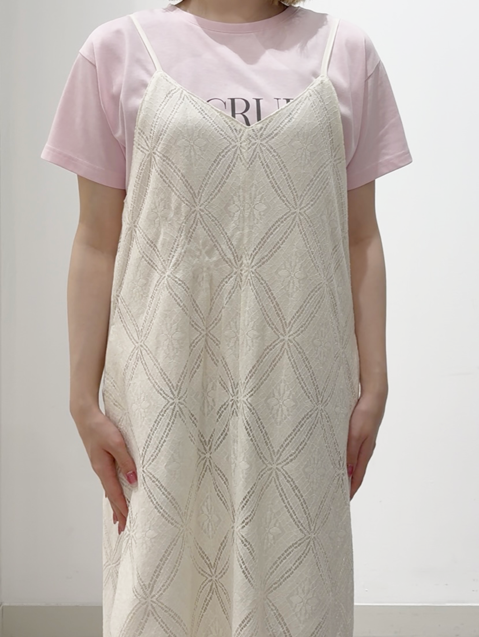 しかっちさんの「grove｜【遮熱／吸水速乾／接触冷感／UVカット】ベーシックロゴTシャツ」を使ったコーディネート