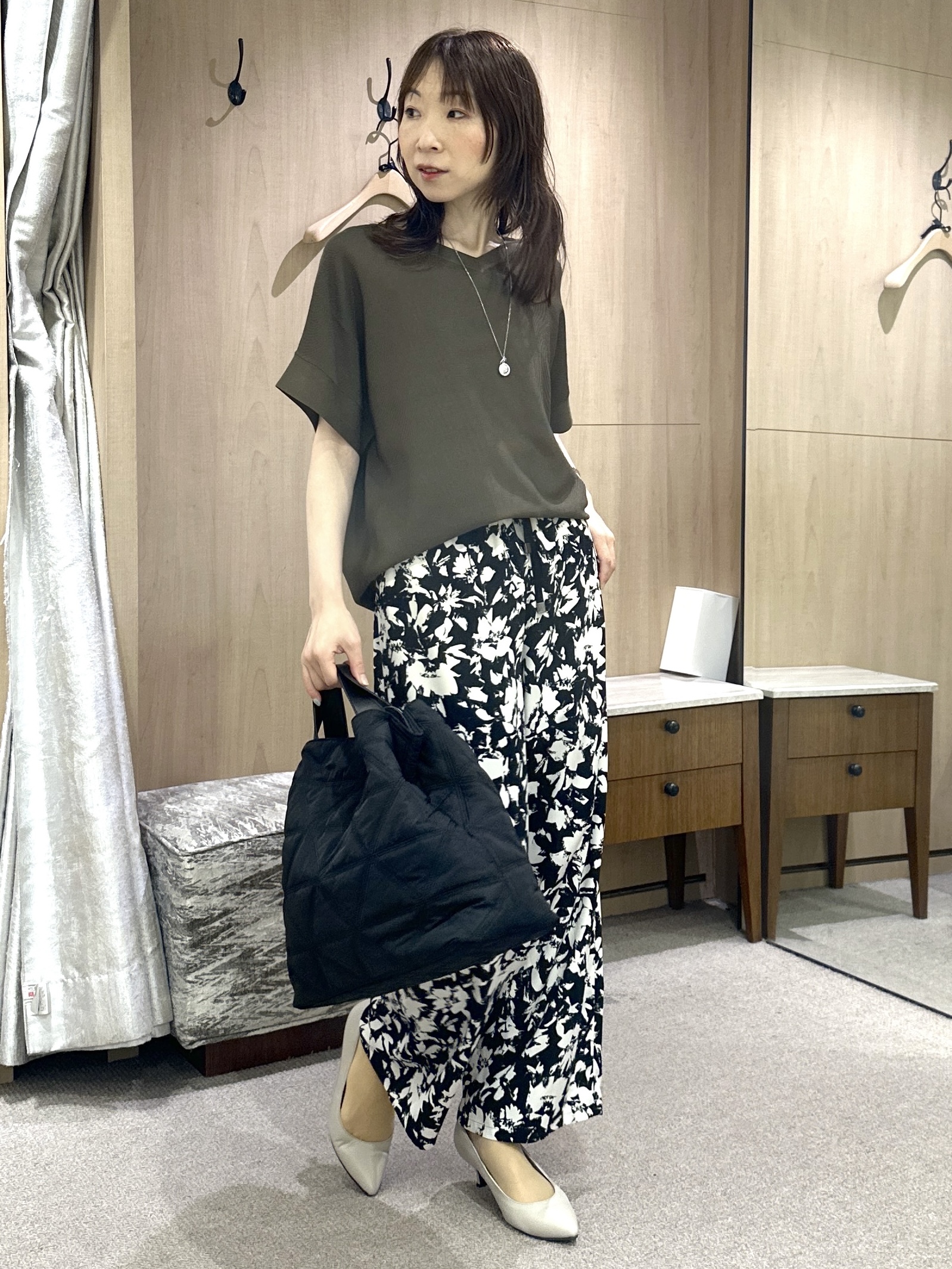 Miwaさんの「UNTITLED｜【11色展開/体型カバー】前後2WAYフレンチスリーブニット」を使ったコーディネート