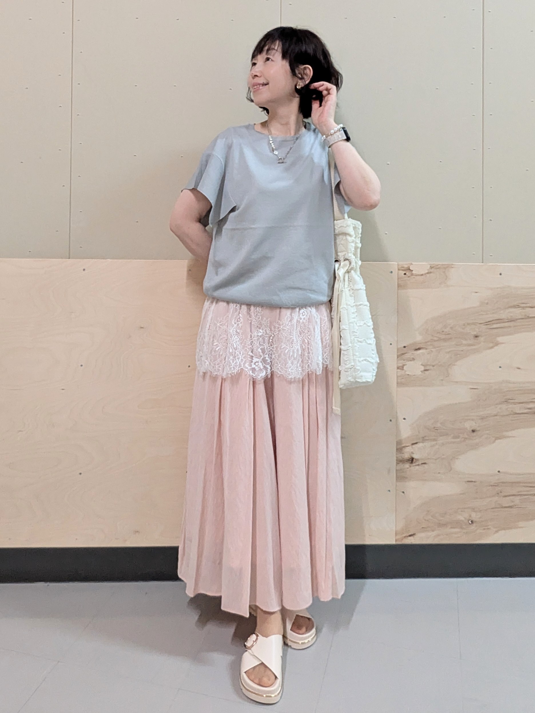 mamさんの「OPAQUE.CLIP｜『STORY Web7月掲載』ドライタッチラメニット《UV／洗える／6col》」を使ったコーディネート