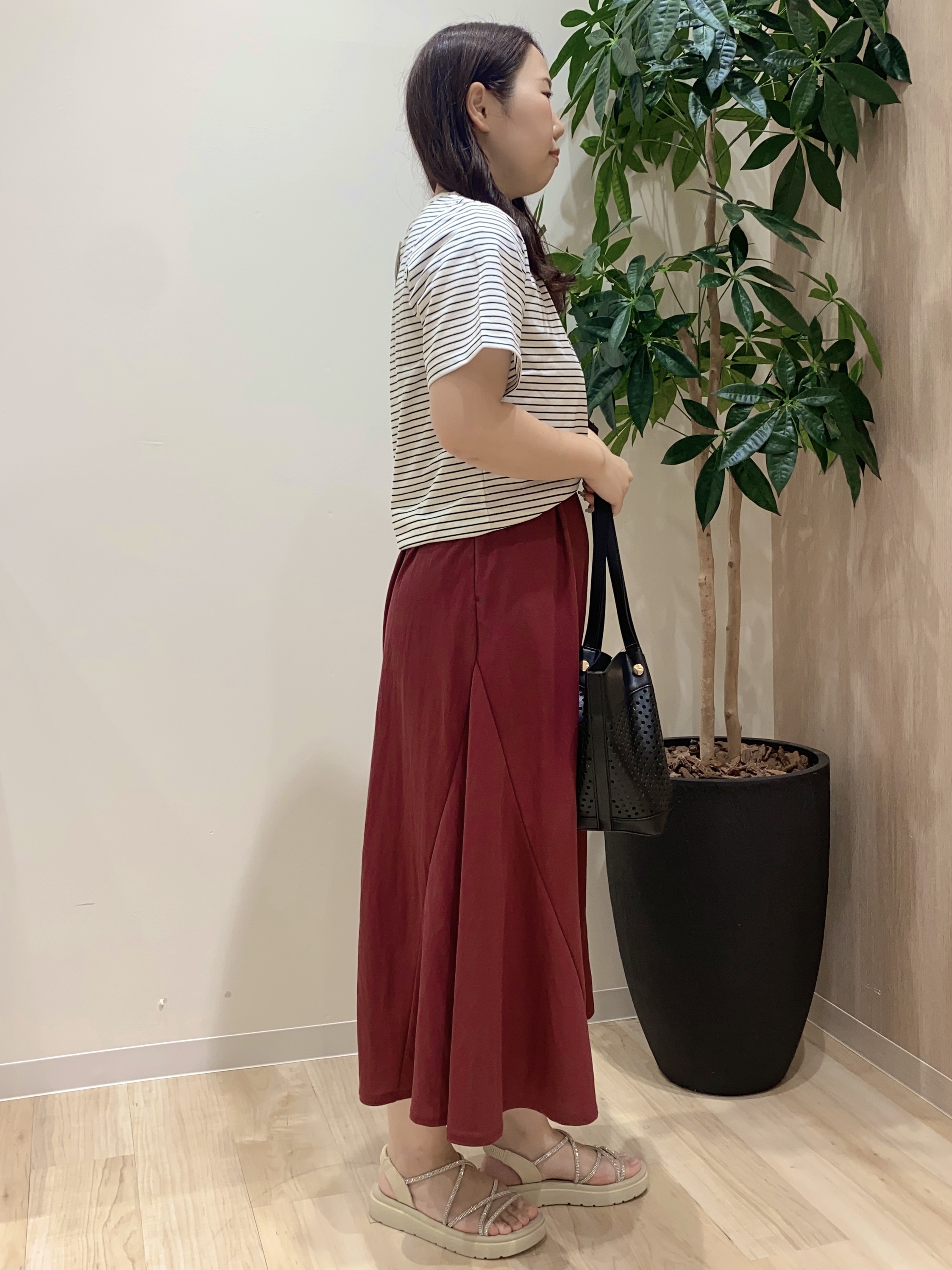 HANAさんの「grove｜【吸水速乾・UVカット・接触冷感・マシンウォッシャブル】ベーシックMIXロゴプリントT」を使ったコーディネート