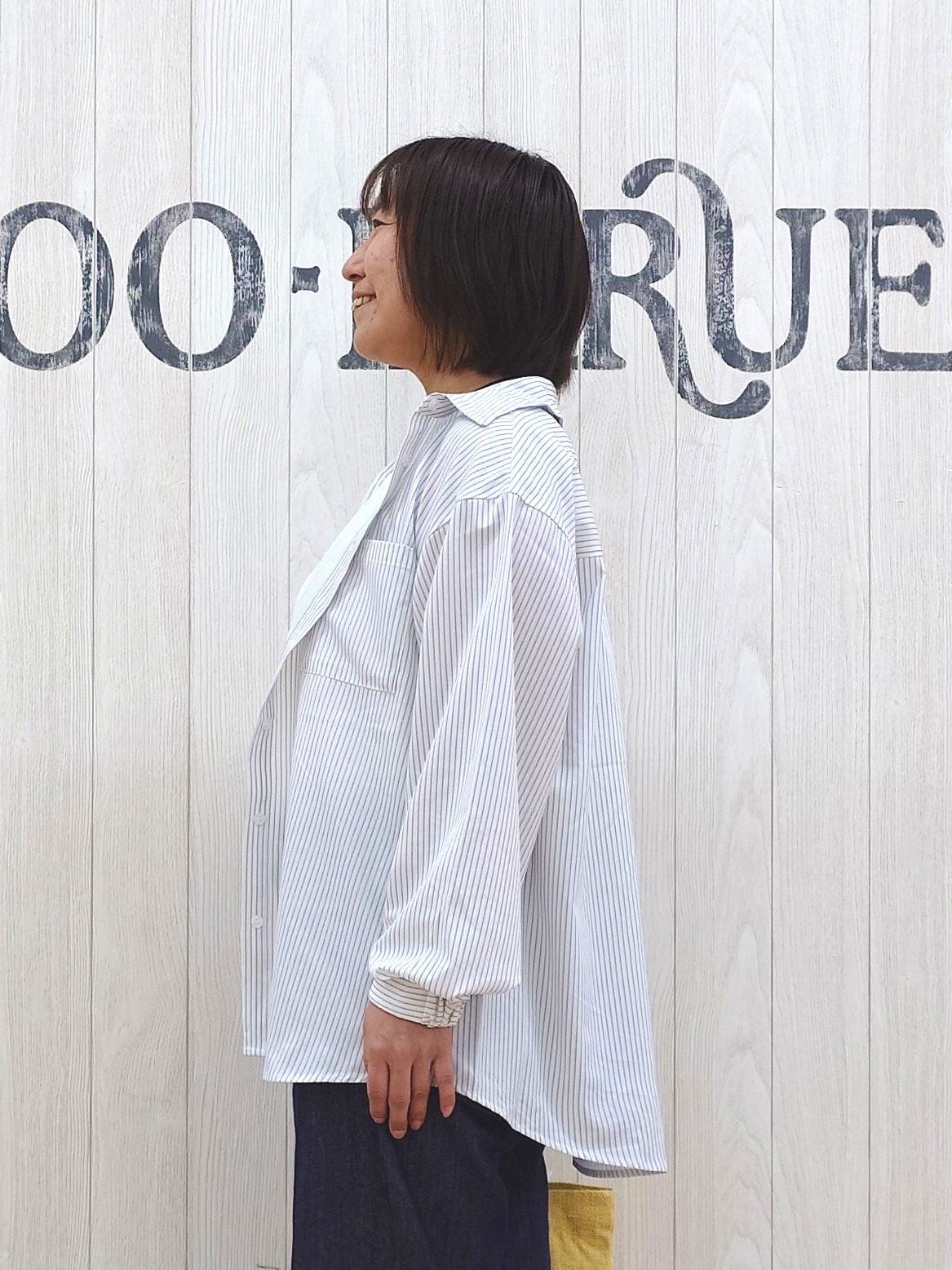 とろろさんの「SHOO･LA･RUE｜【ひんやり/UV/吸水速乾/洗濯後しわになりにくい】ラッシュガードにもなる ストライプシャツ」を使ったコーディネート