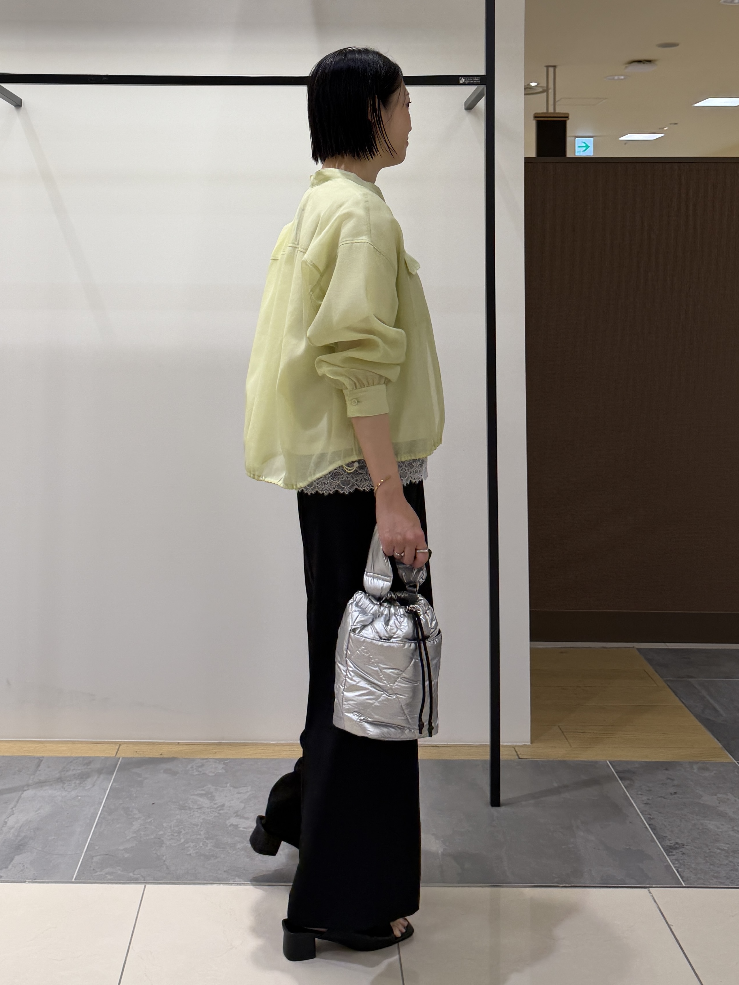 shihoさんの「INDIVI｜【汗ジミ防止／接触冷感】裾レースドルマンTシャツ」を使ったコーディネート