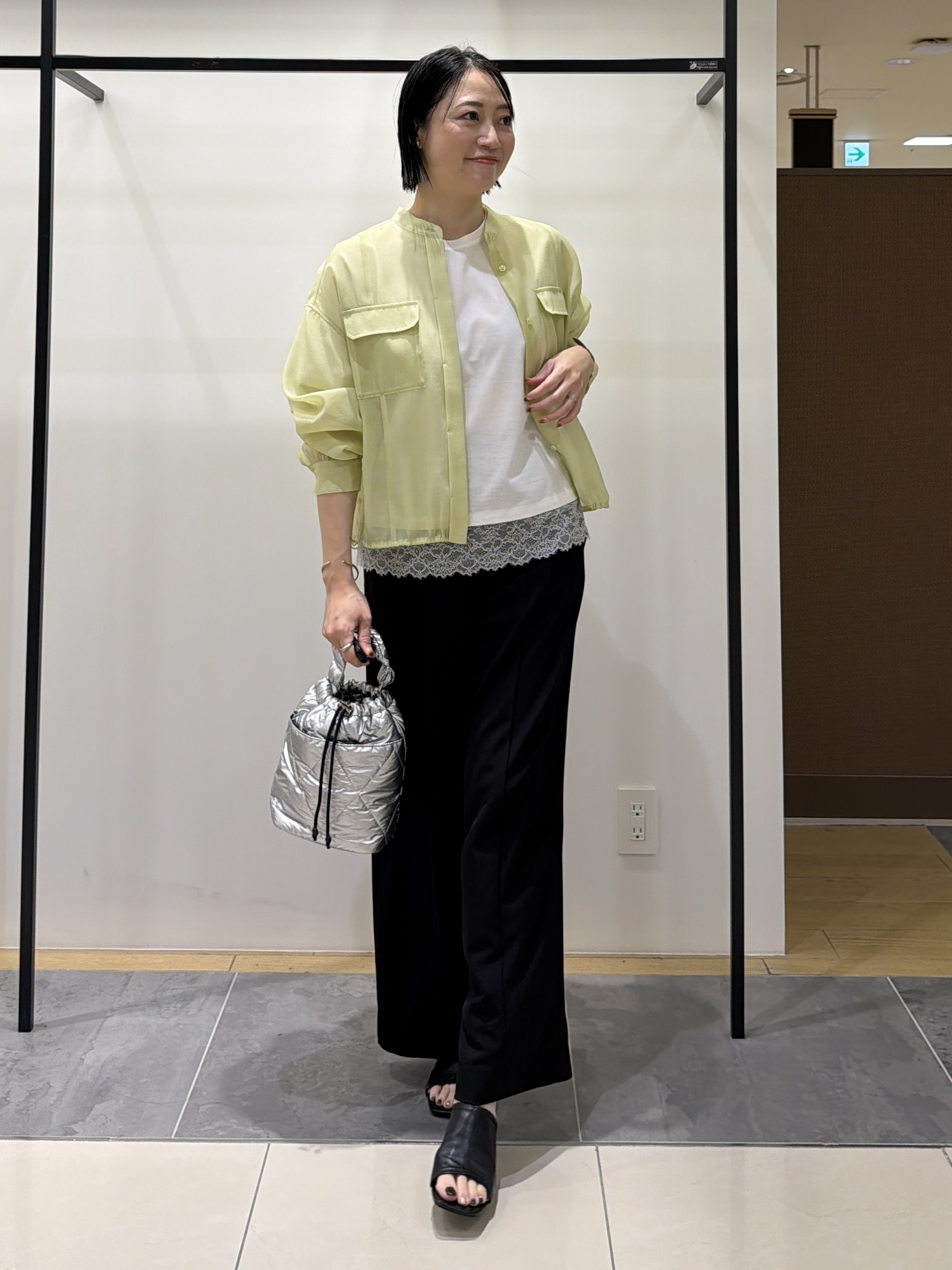 shihoさんの「INDIVI｜【汗ジミ防止／接触冷感】裾レースドルマンTシャツ」を使ったコーディネート