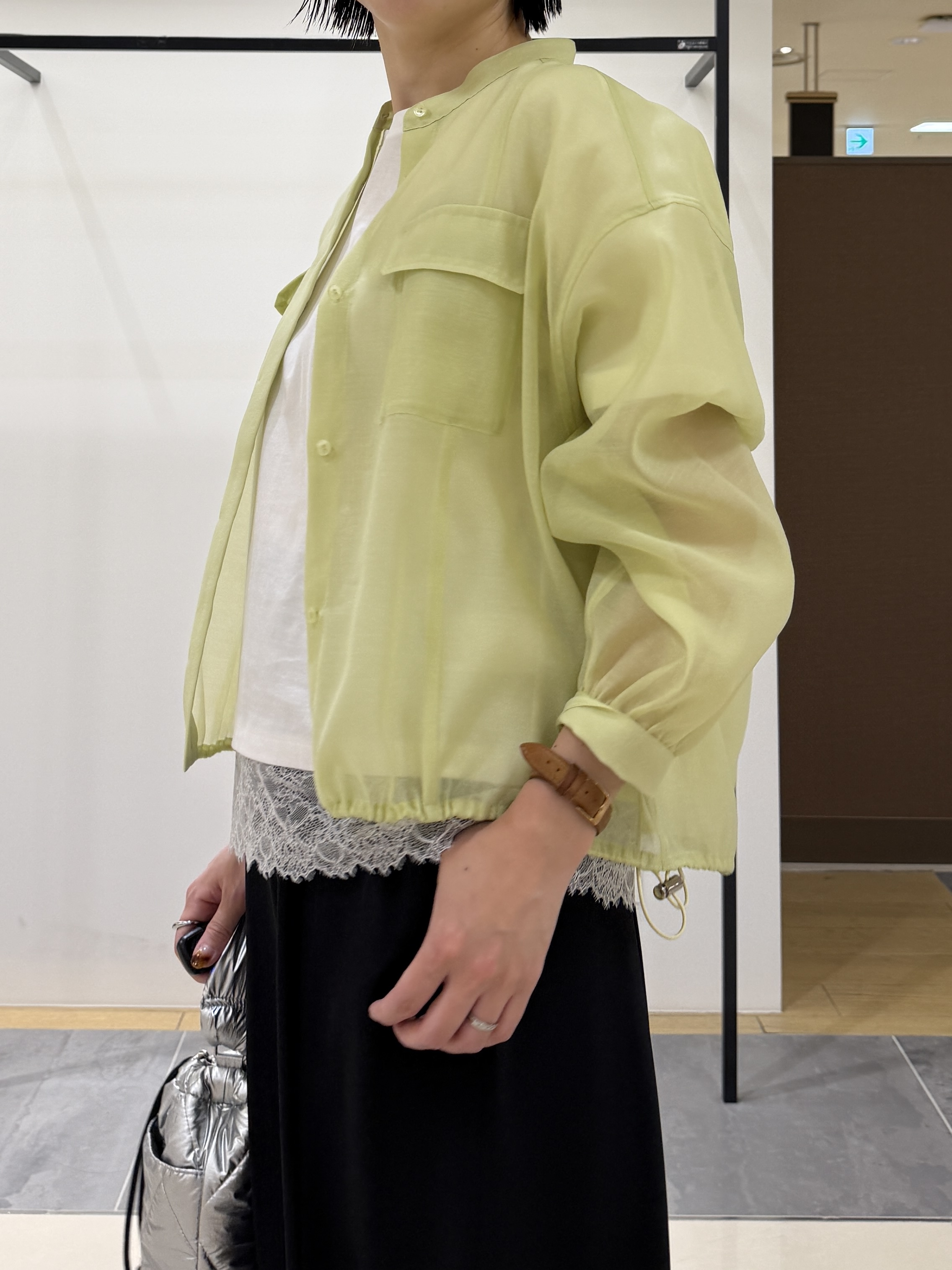 shihoさんの「INDIVI｜【汗ジミ防止／接触冷感】裾レースドルマンTシャツ」を使ったコーディネート