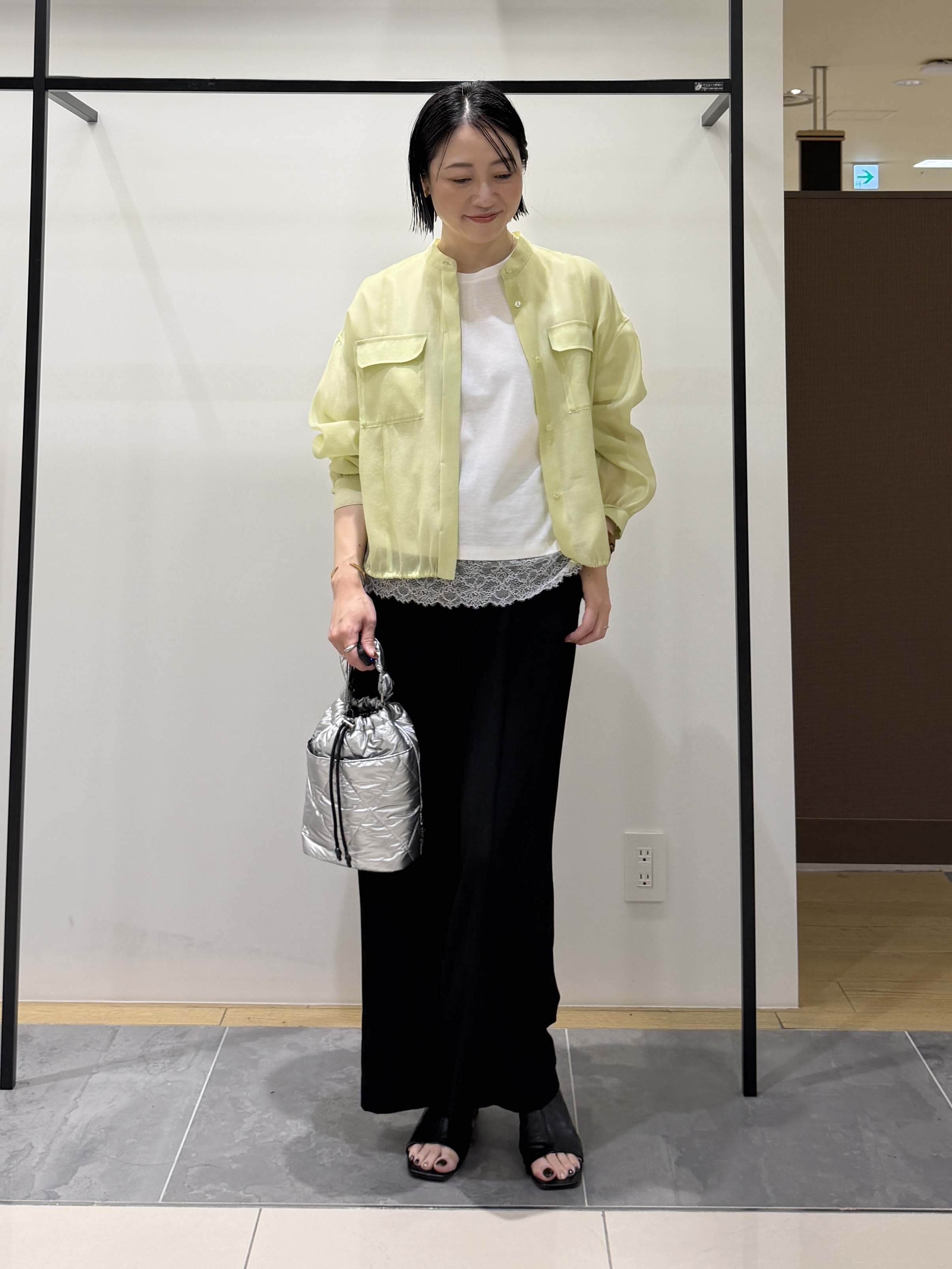 shihoさんの「INDIVI｜【汗ジミ防止／接触冷感】裾レースドルマンTシャツ」を使ったコーディネート
