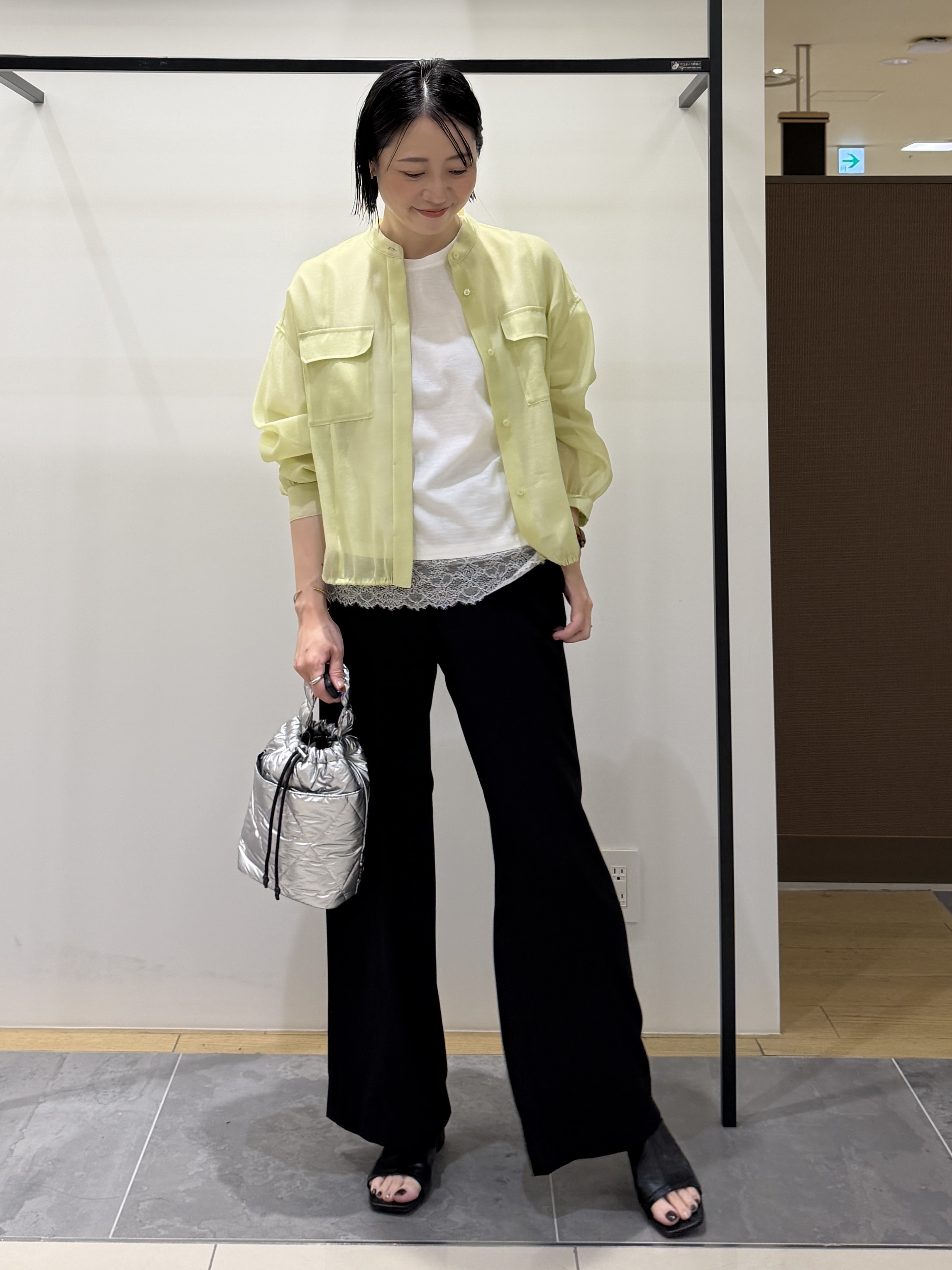 shihoさんの「INDIVI｜【汗ジミ防止／接触冷感】裾レースドルマンTシャツ」を使ったコーディネート