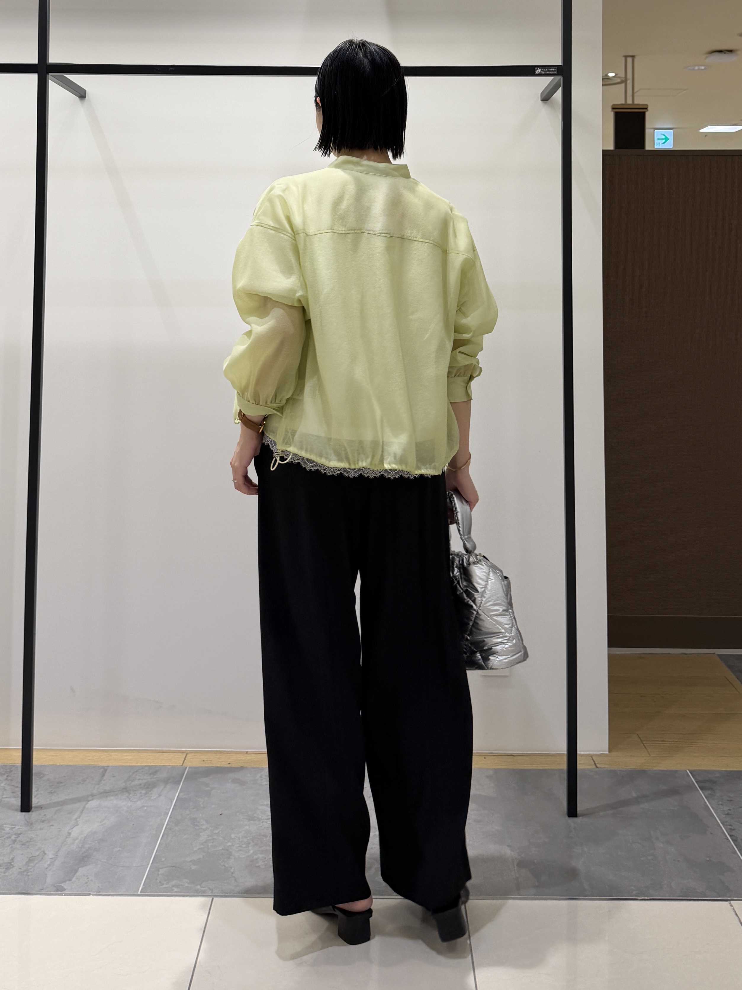 shihoさんの「INDIVI｜【汗ジミ防止／接触冷感】裾レースドルマンTシャツ」を使ったコーディネート
