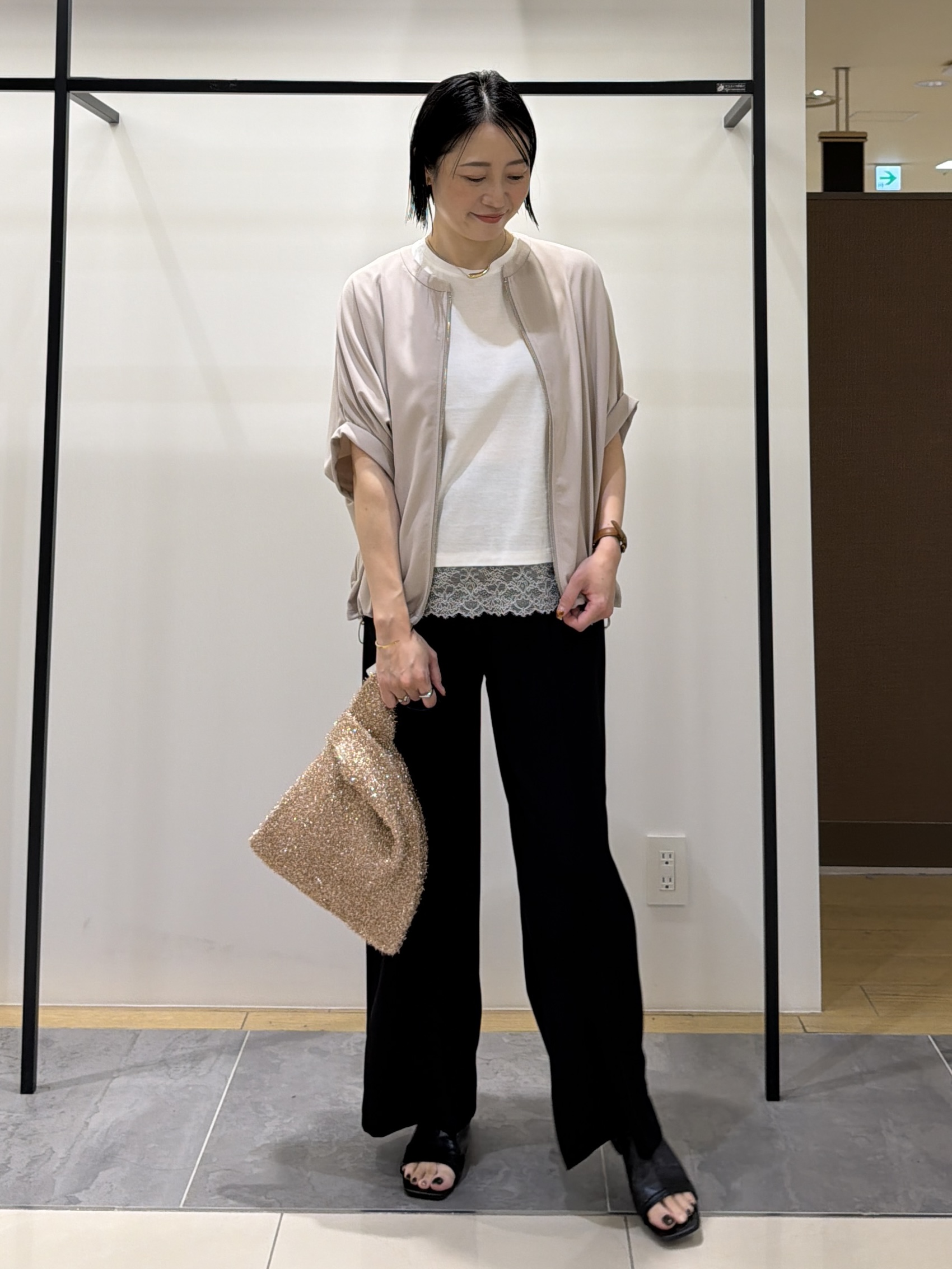 shihoさんの「INDIVI｜【着る日傘】ドルマンフォルムブルゾン」を使ったコーディネート