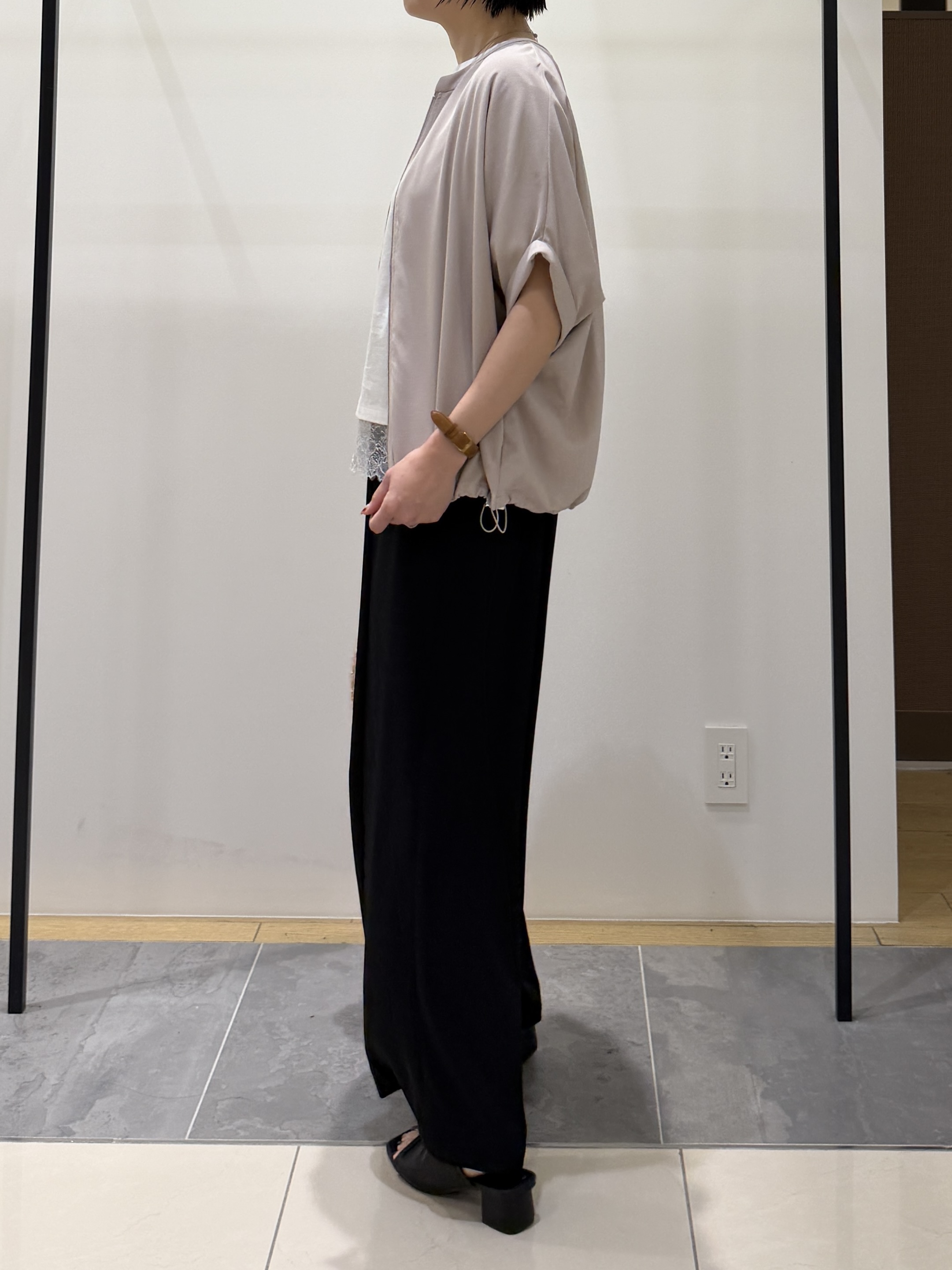 shihoさんの「INDIVI｜【着る日傘】ドルマンフォルムブルゾン」を使ったコーディネート