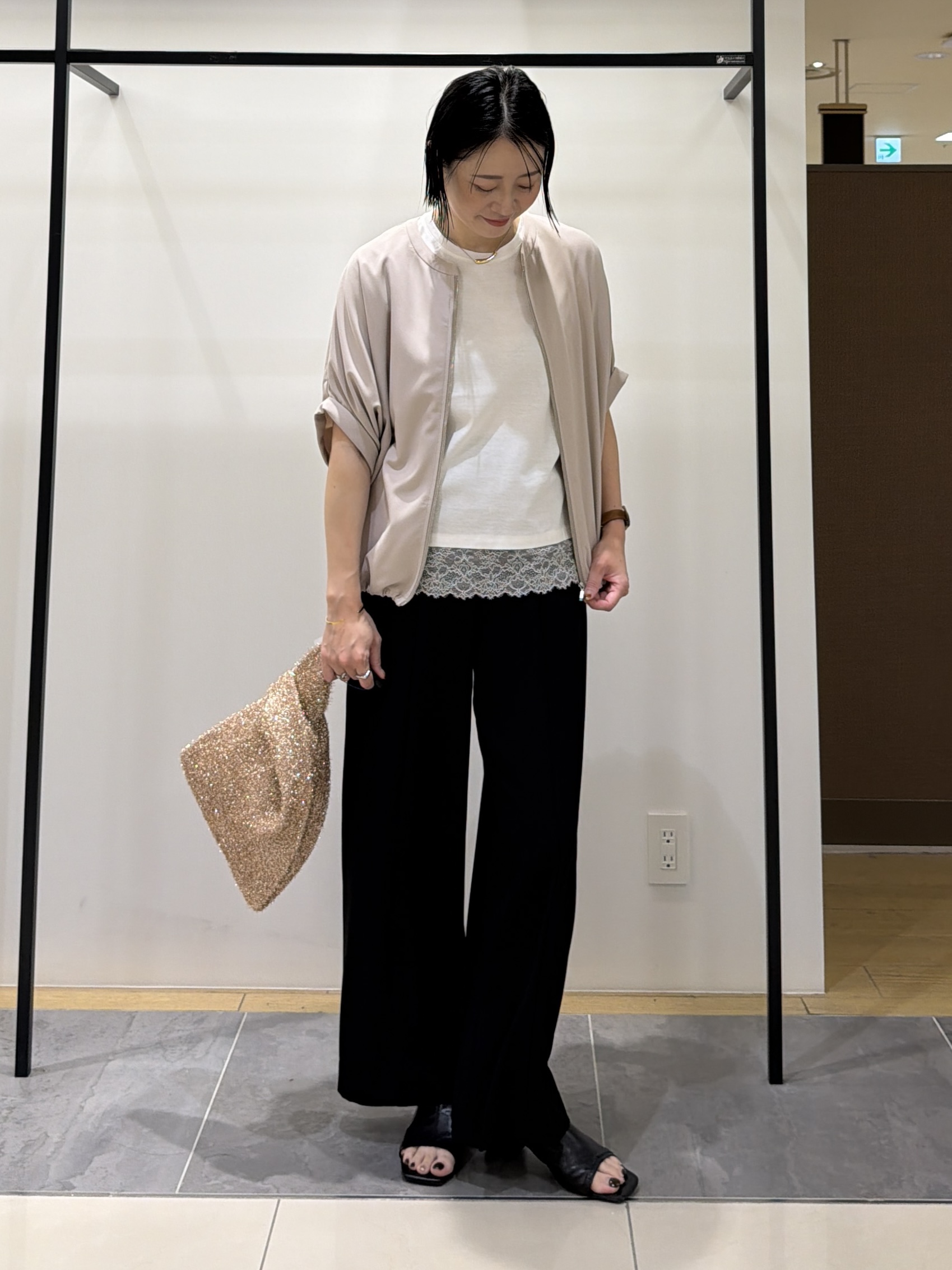 shihoさんの「INDIVI｜【着る日傘】ドルマンフォルムブルゾン」を使ったコーディネート