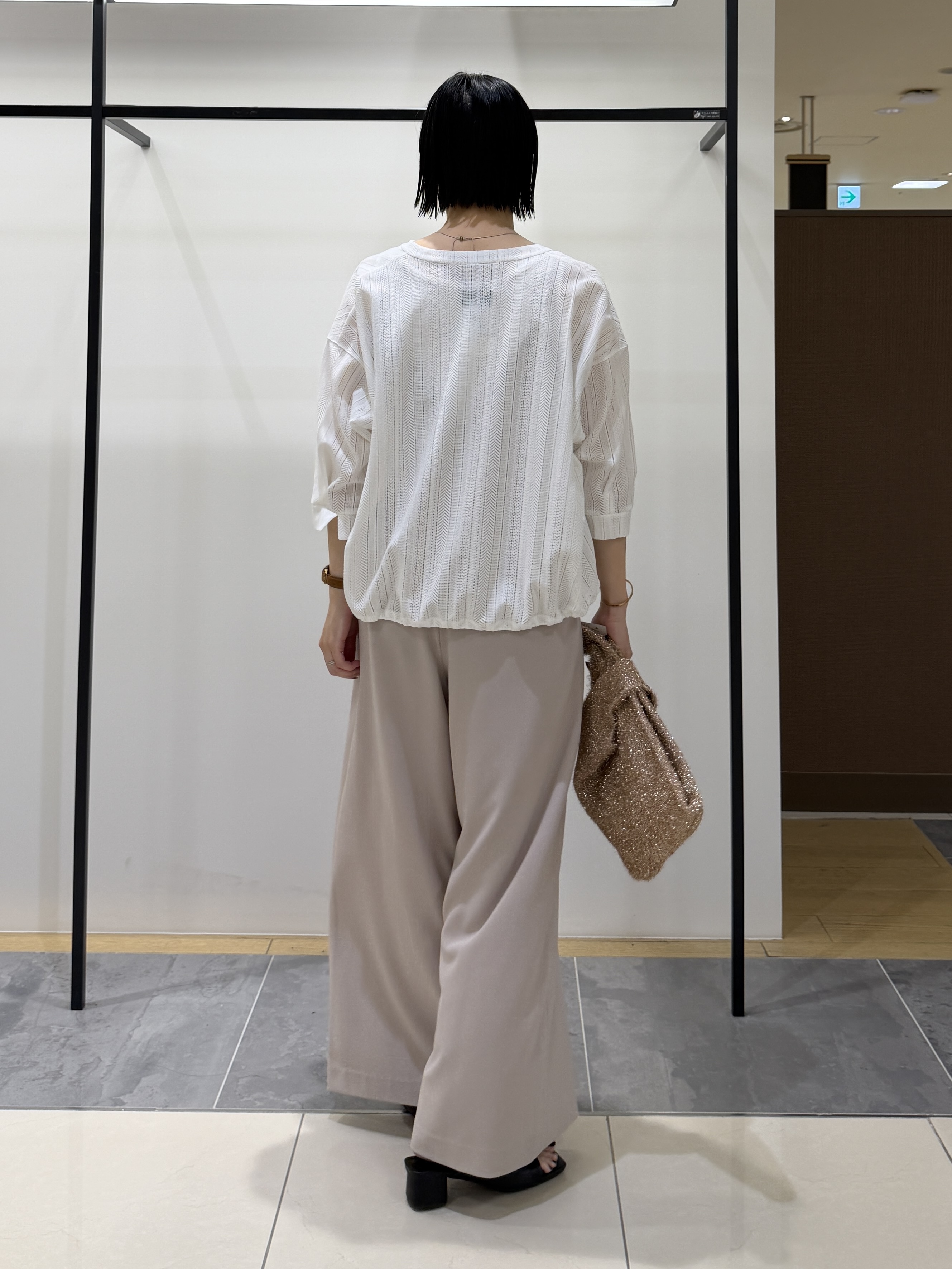 shihoさんの「INDIVI｜【さらっと素材／洗える】キカレースブラウス」を使ったコーディネート