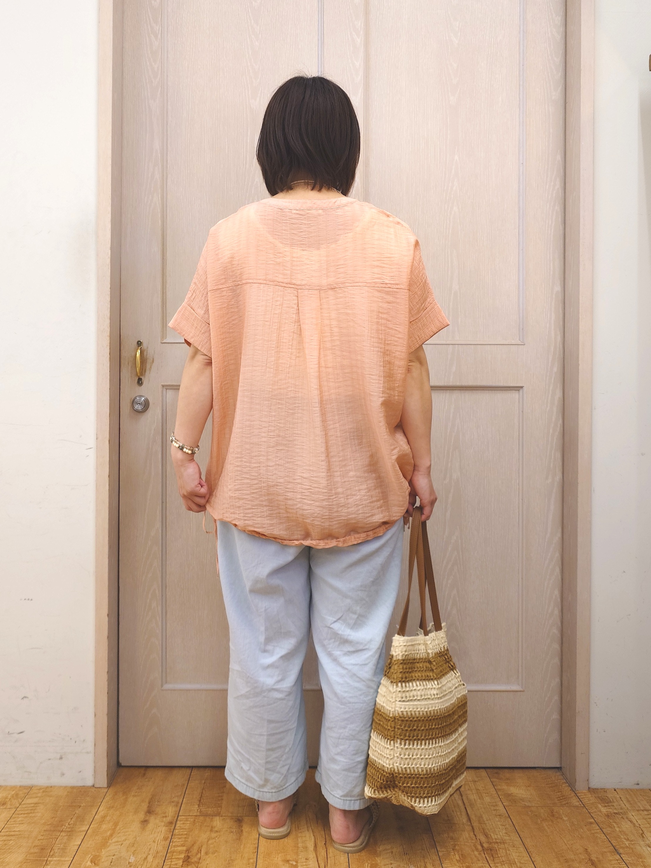 とろろさんの「SHOO･LA･RUE｜【高レビュー/体型カバー】インせず着られる スキッパー裾リボンブラウス」を使ったコーディネート