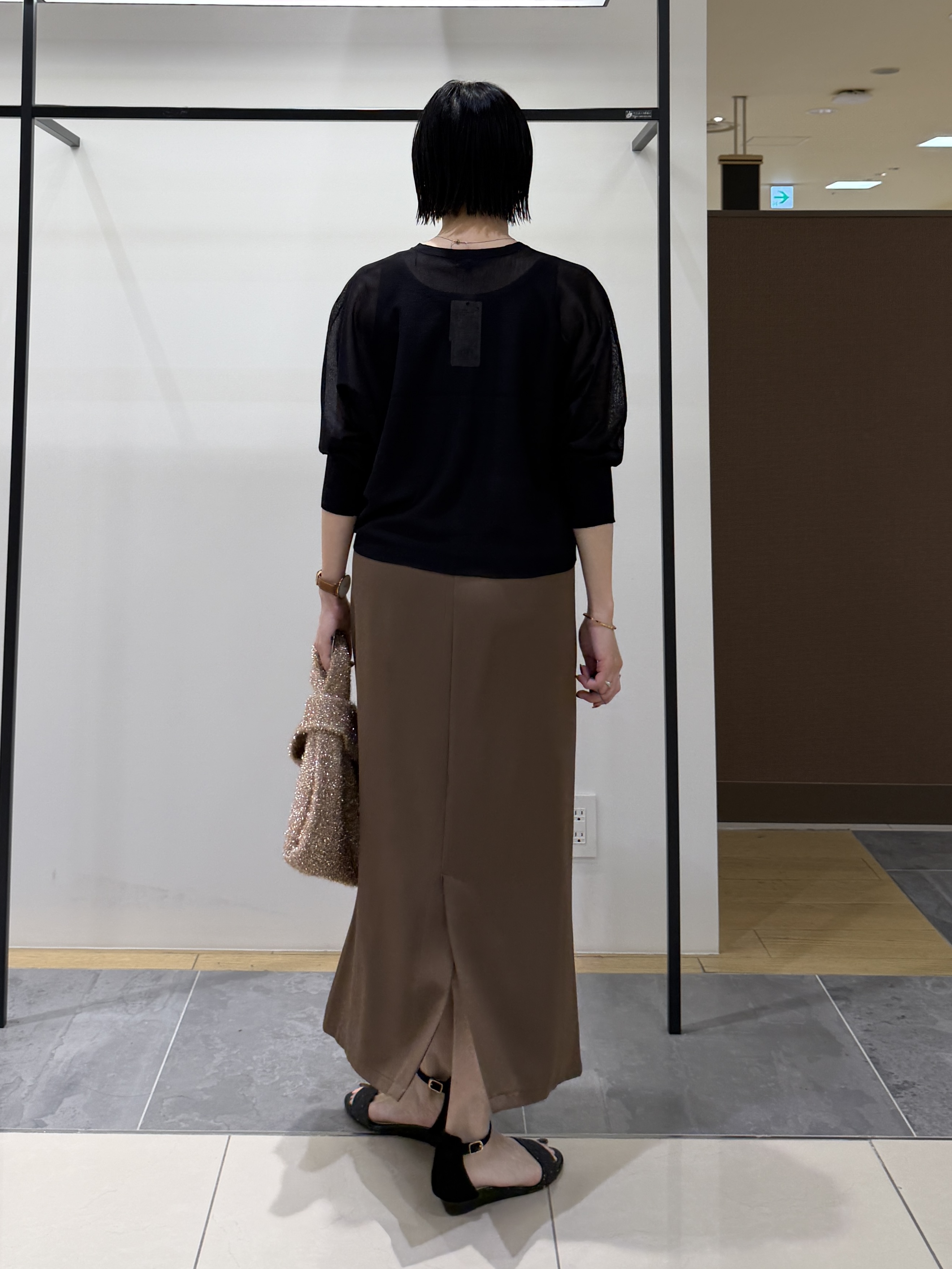 shihoさんの「INDIVI｜【シアー／軽羽織】ドルマン袖ニットカーディガン」を使ったコーディネート