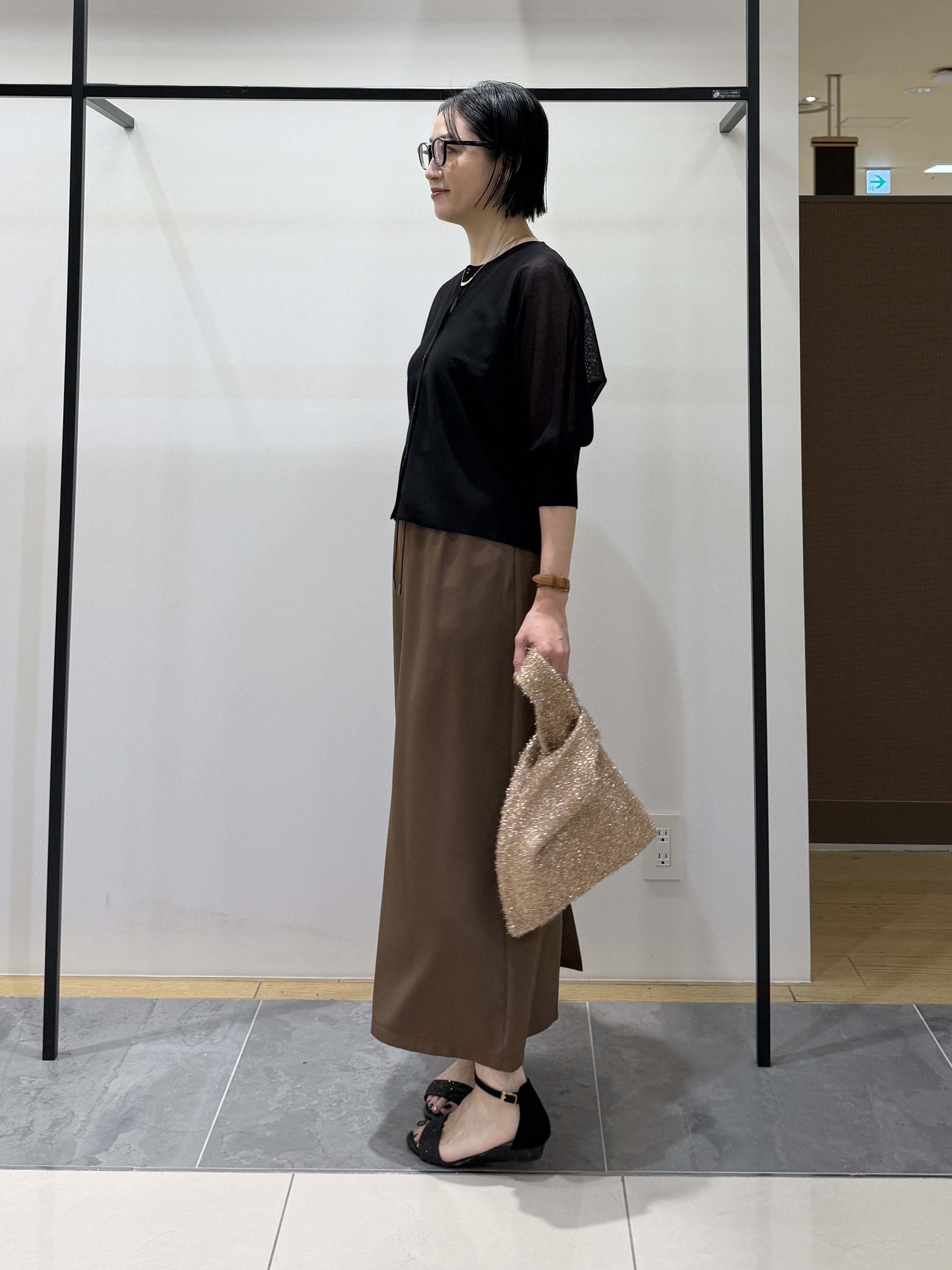 shihoさんの「INDIVI｜【シアー／軽羽織】ドルマン袖ニットカーディガン」を使ったコーディネート