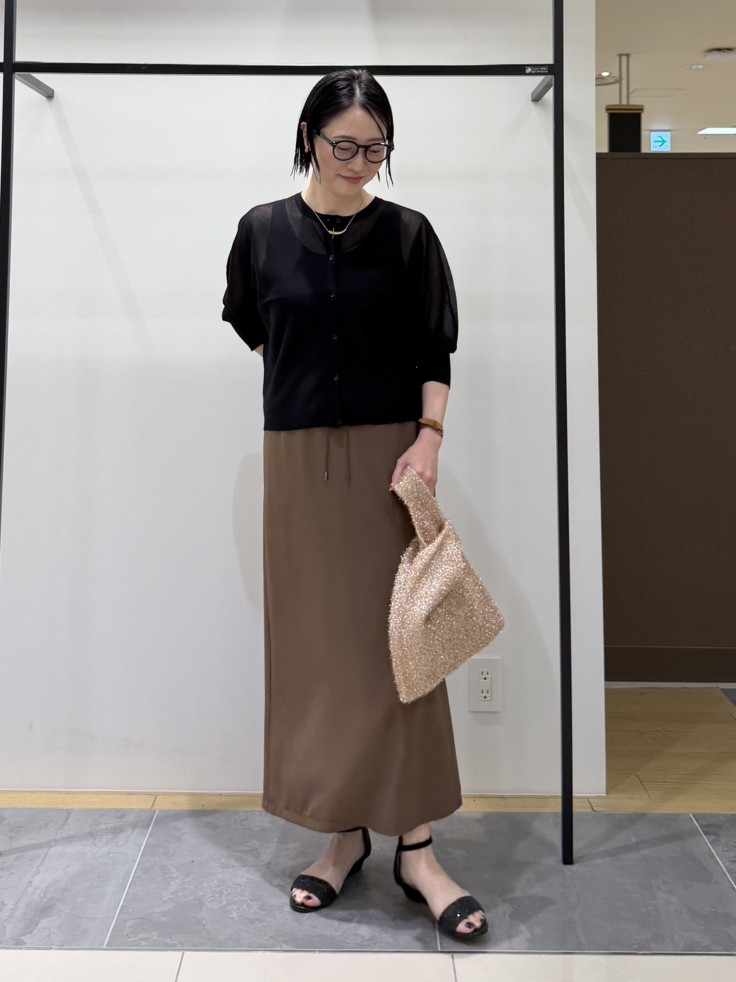 shihoさんの「INDIVI｜【シアー／軽羽織】ドルマン袖ニットカーディガン」を使ったコーディネート