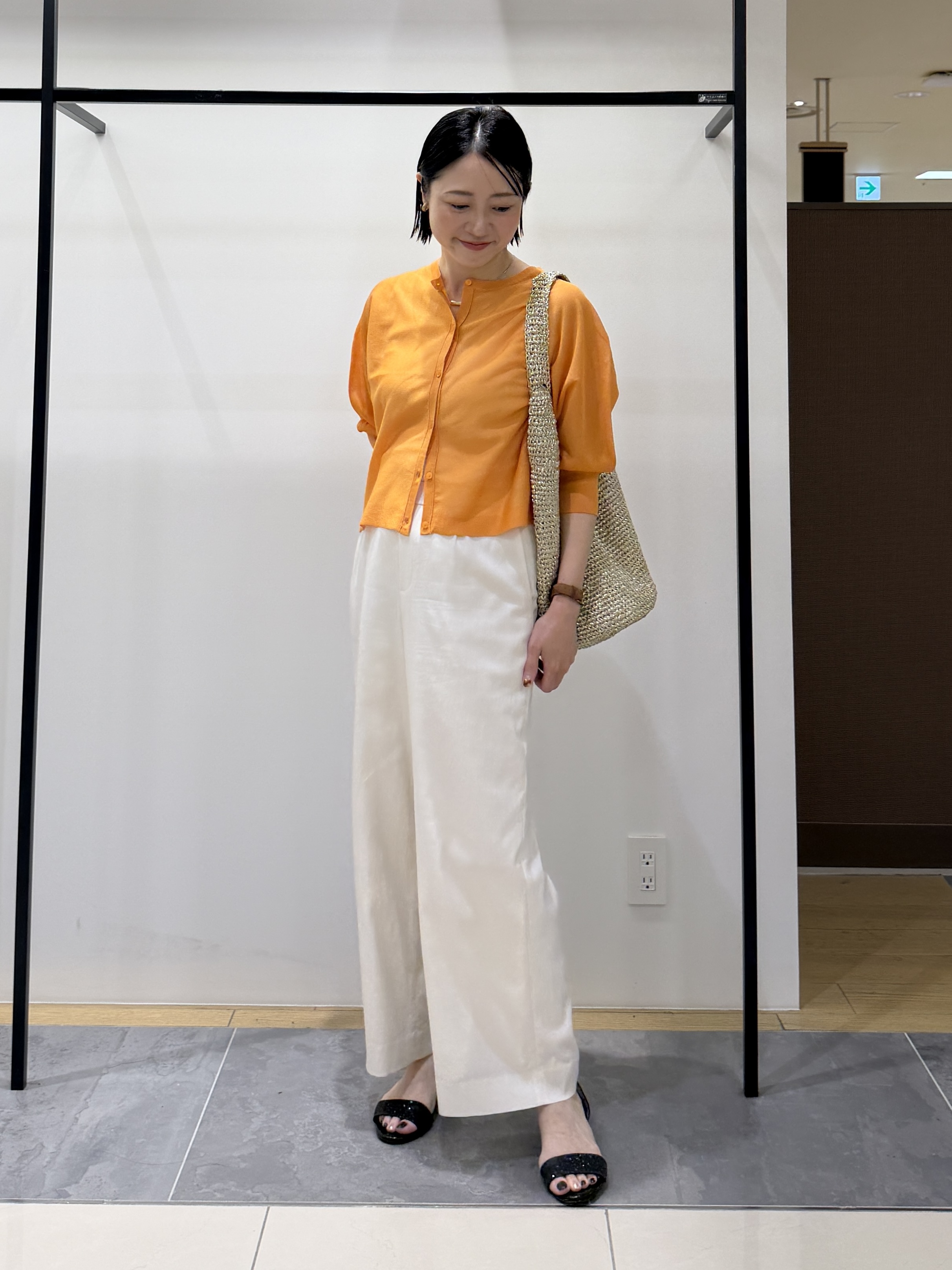 shihoさんの「INDIVI｜【シアー／軽羽織】ドルマン袖ニットカーディガン」を使ったコーディネート