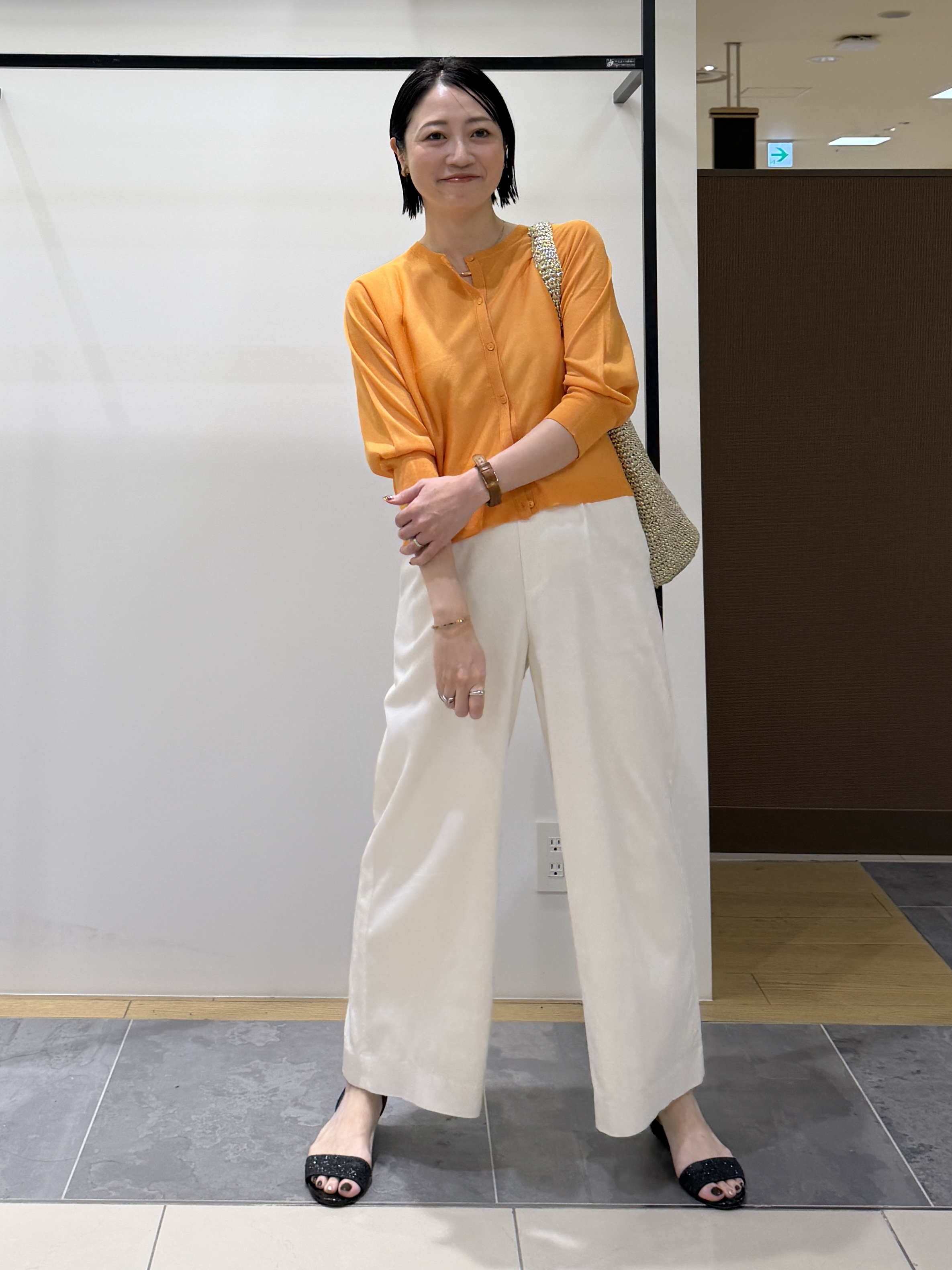shihoさんの「INDIVI｜【シアー／軽羽織】ドルマン袖ニットカーディガン」を使ったコーディネート