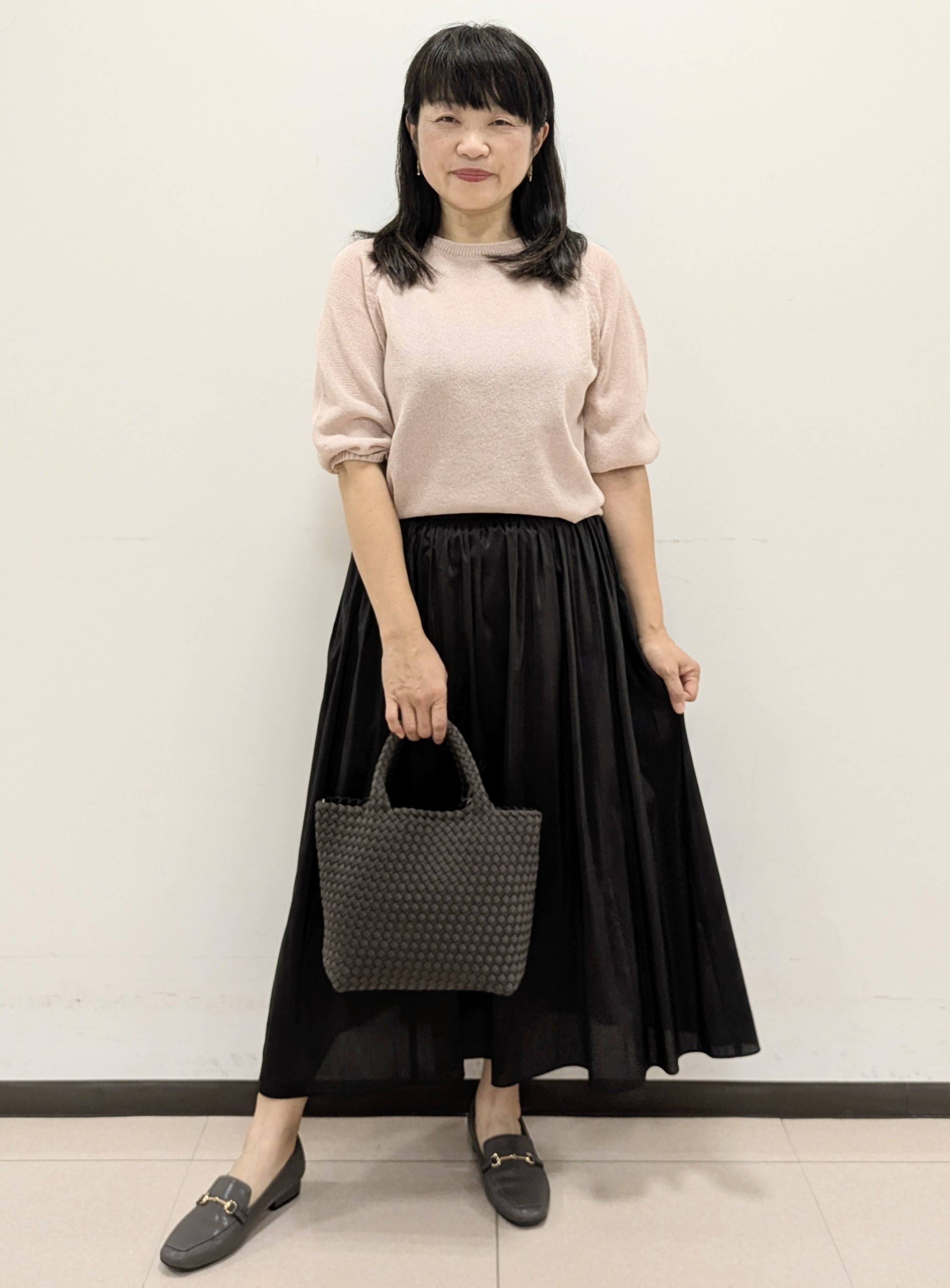 ともさんの「UNTITLED｜【洗える/ゆったり】クルーネックドライニット」を使ったコーディネート