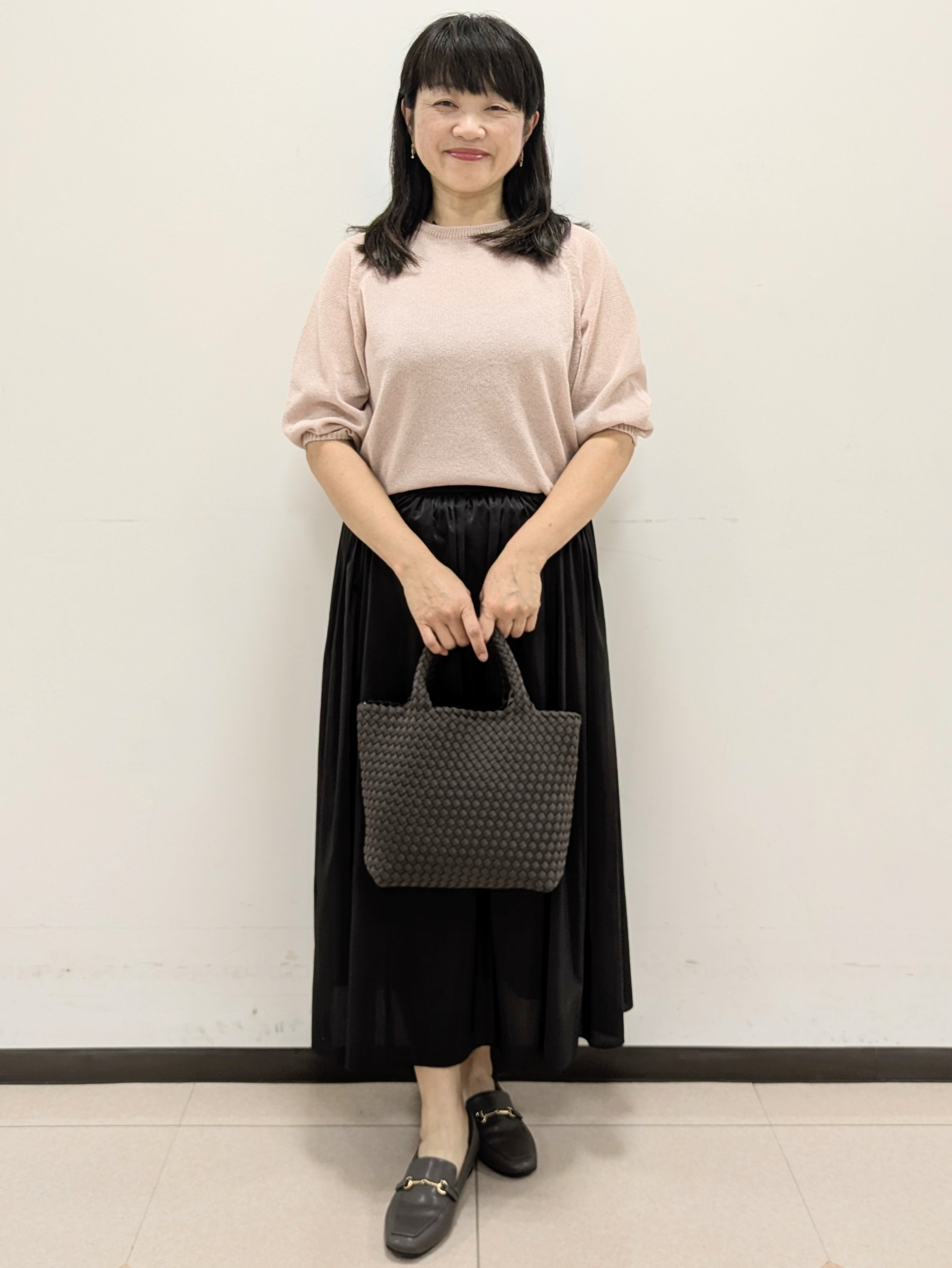 ともさんの「UNTITLED｜【洗える/ゆったり】クルーネックドライニット」を使ったコーディネート