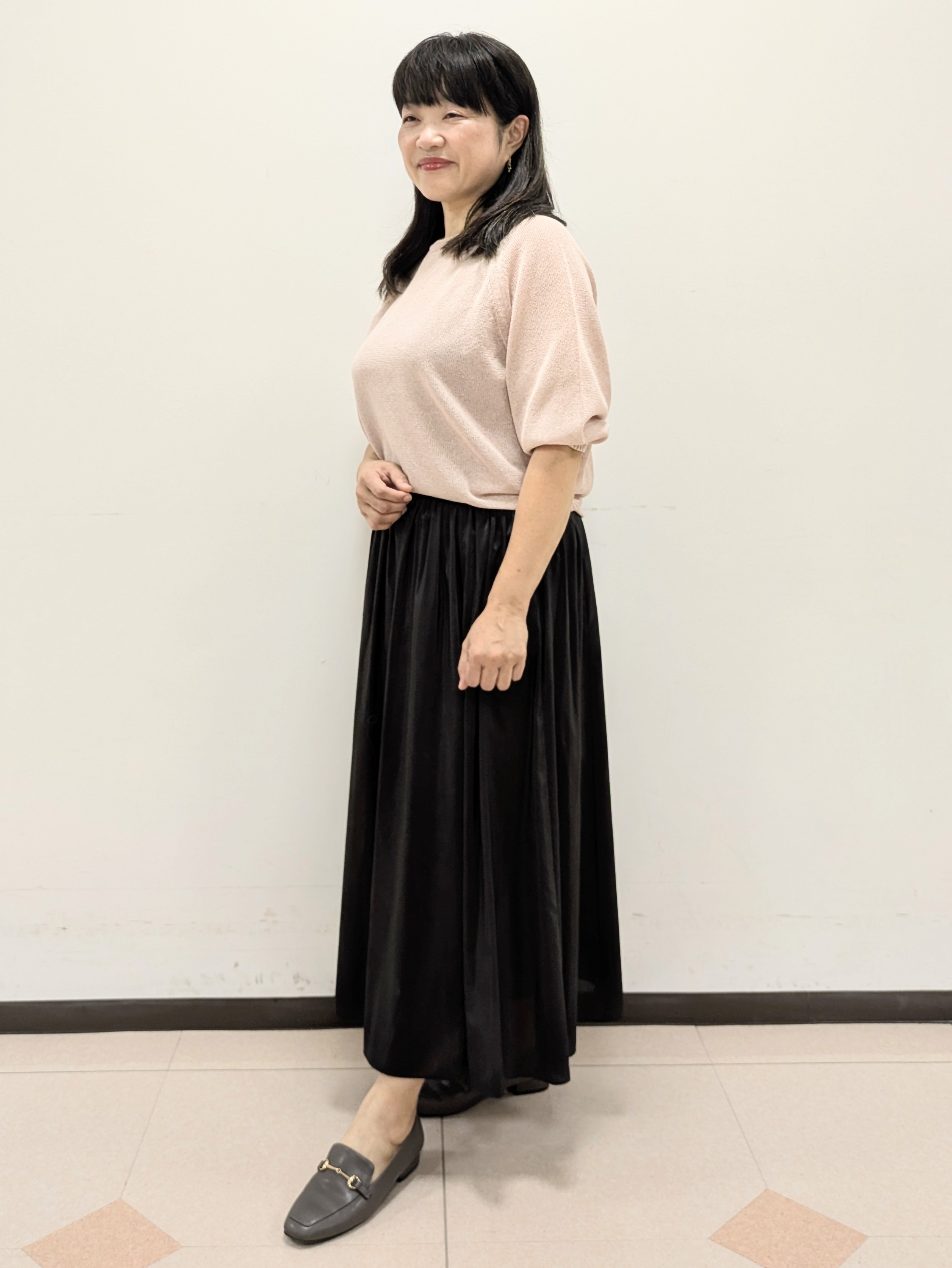 ともさんの「UNTITLED｜【洗える/ゆったり】クルーネックドライニット」を使ったコーディネート