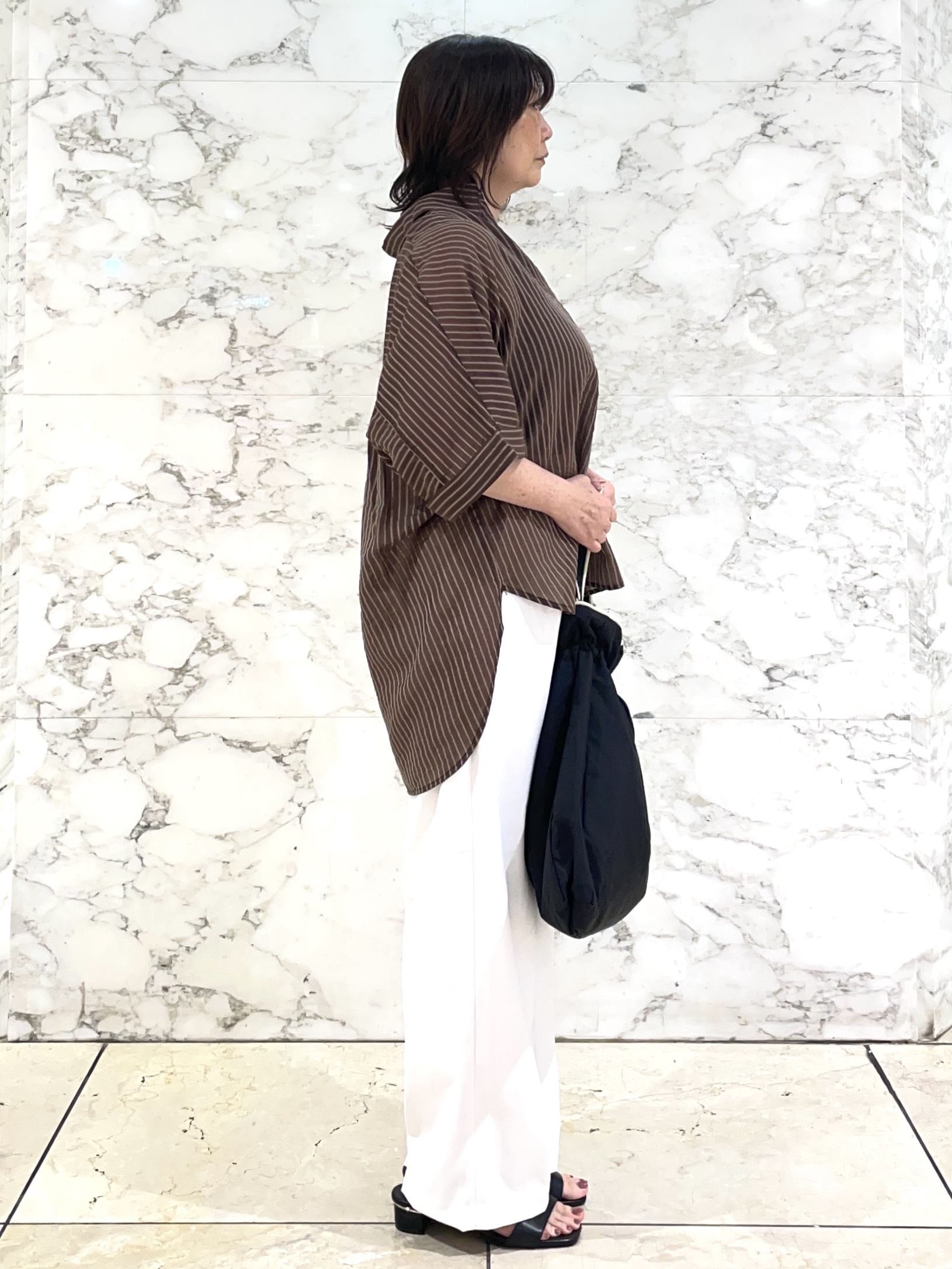 Tomoさんの「grove｜【洗濯機◎・体型カバー】ON/OFF使える、シアースキッパーシャツ」を使ったコーディネート