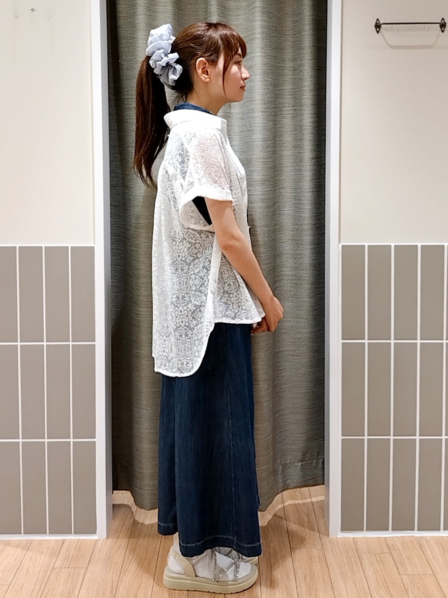 reiaさんの「grove｜【洗える・体型カバー】レースドルマンシャツ」を使ったコーディネート