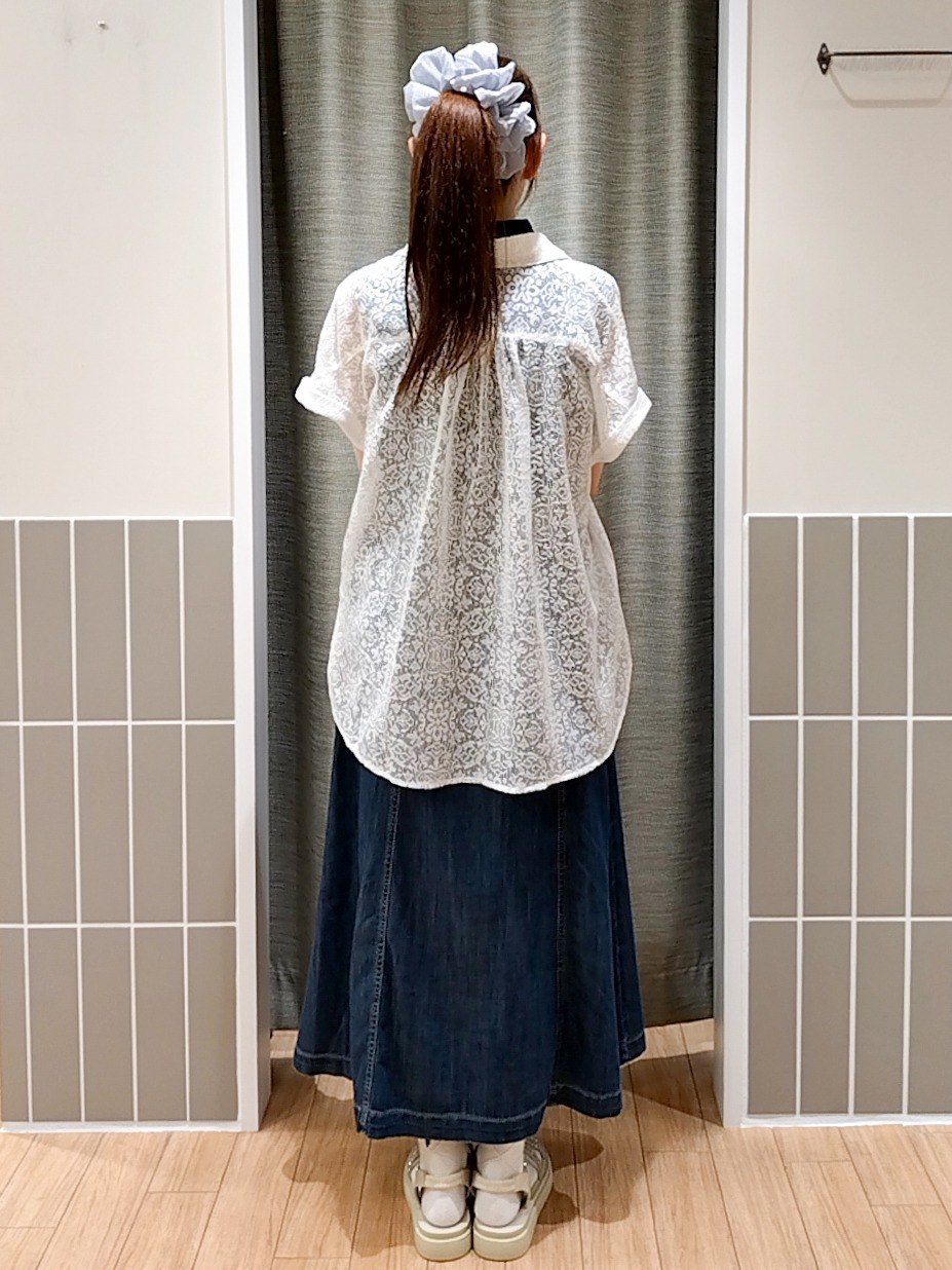 reiaさんの「grove｜【洗える・体型カバー】レースドルマンシャツ」を使ったコーディネート