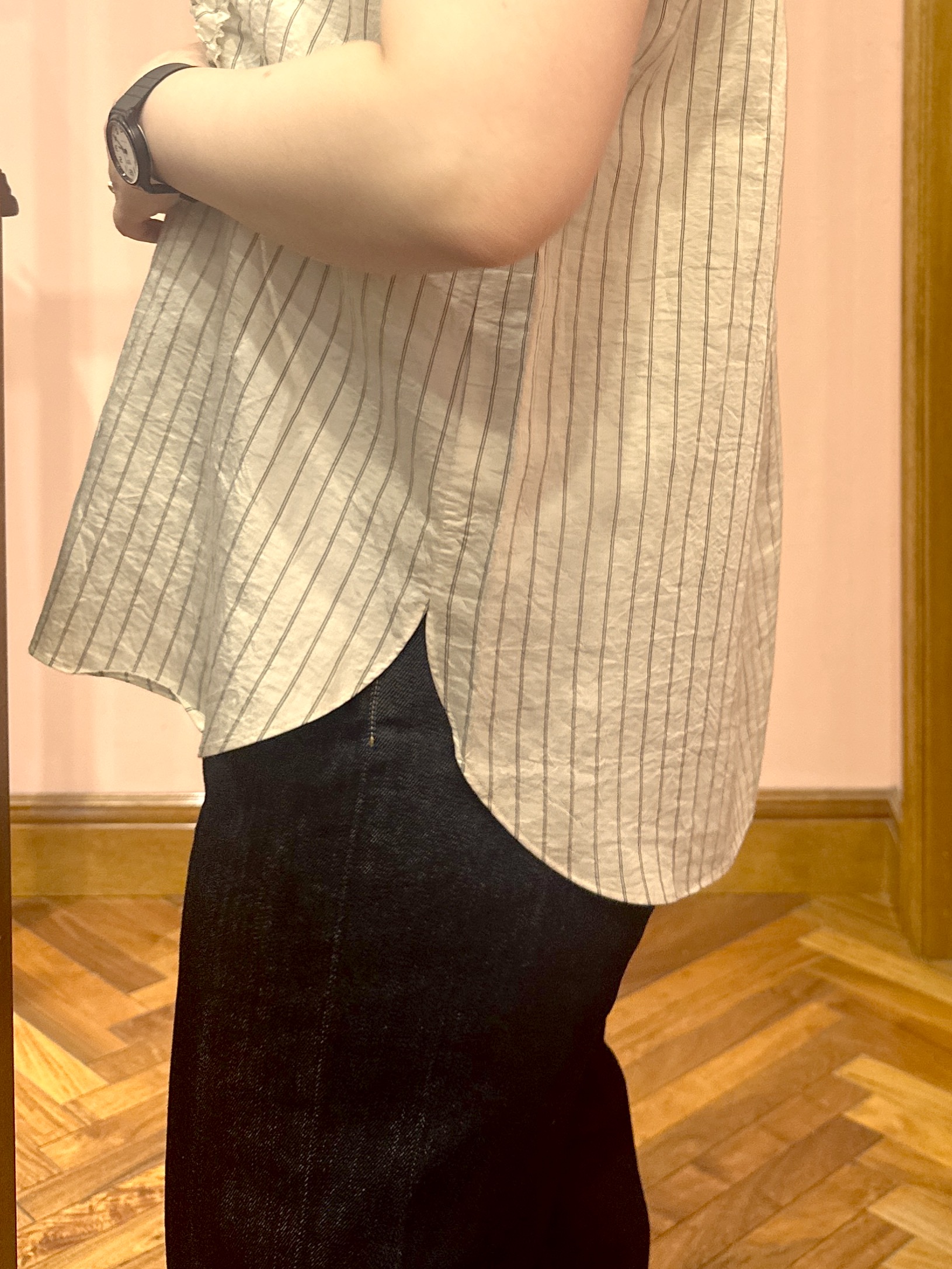 komatsuさんの「DRESSTERIOR｜ストライプフレンチスリーブフリルブラウス」を使ったコーディネート