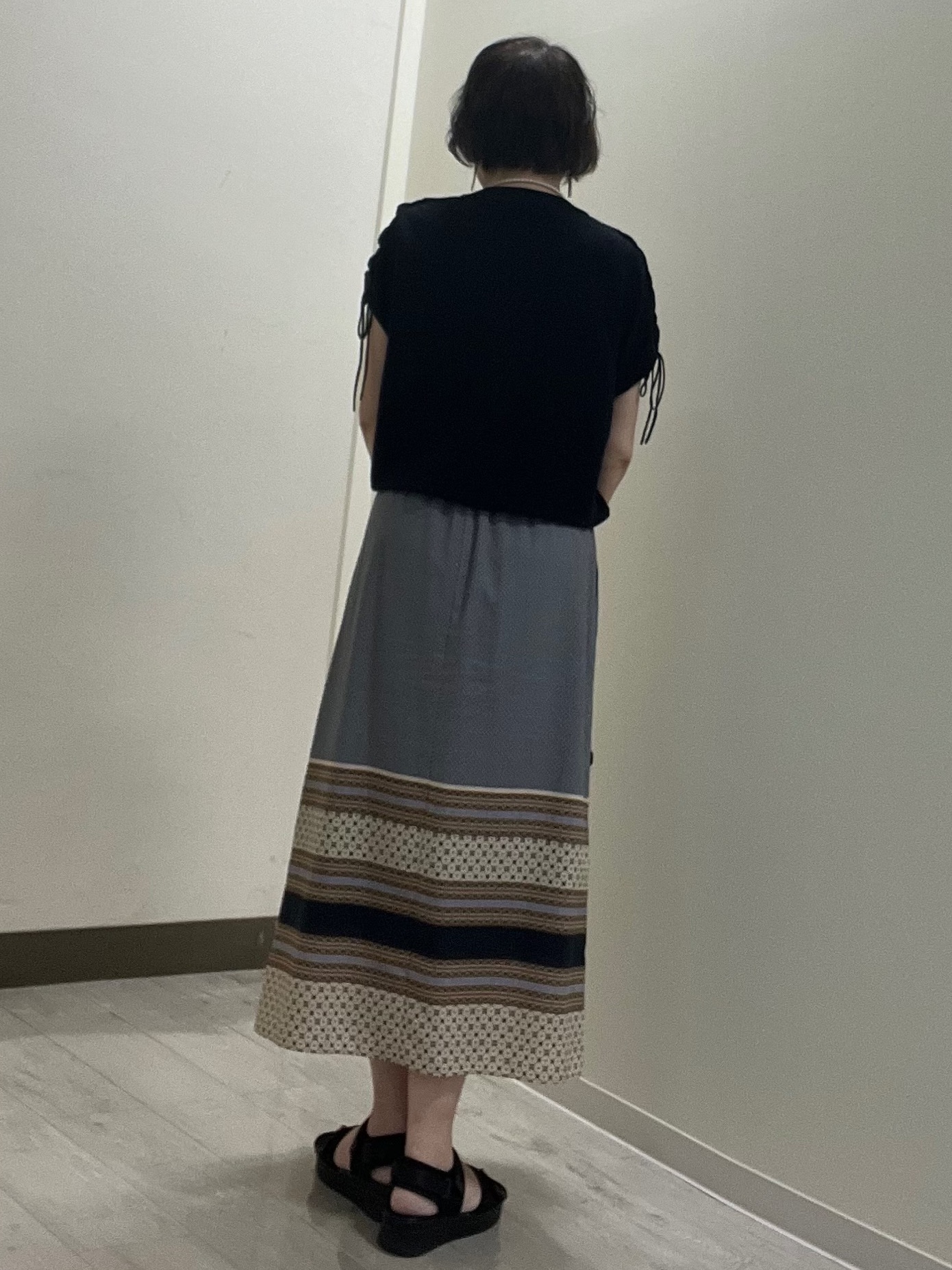 mariさんの「Reflect｜レースアップスリーブデザインニット」を使ったコーディネート