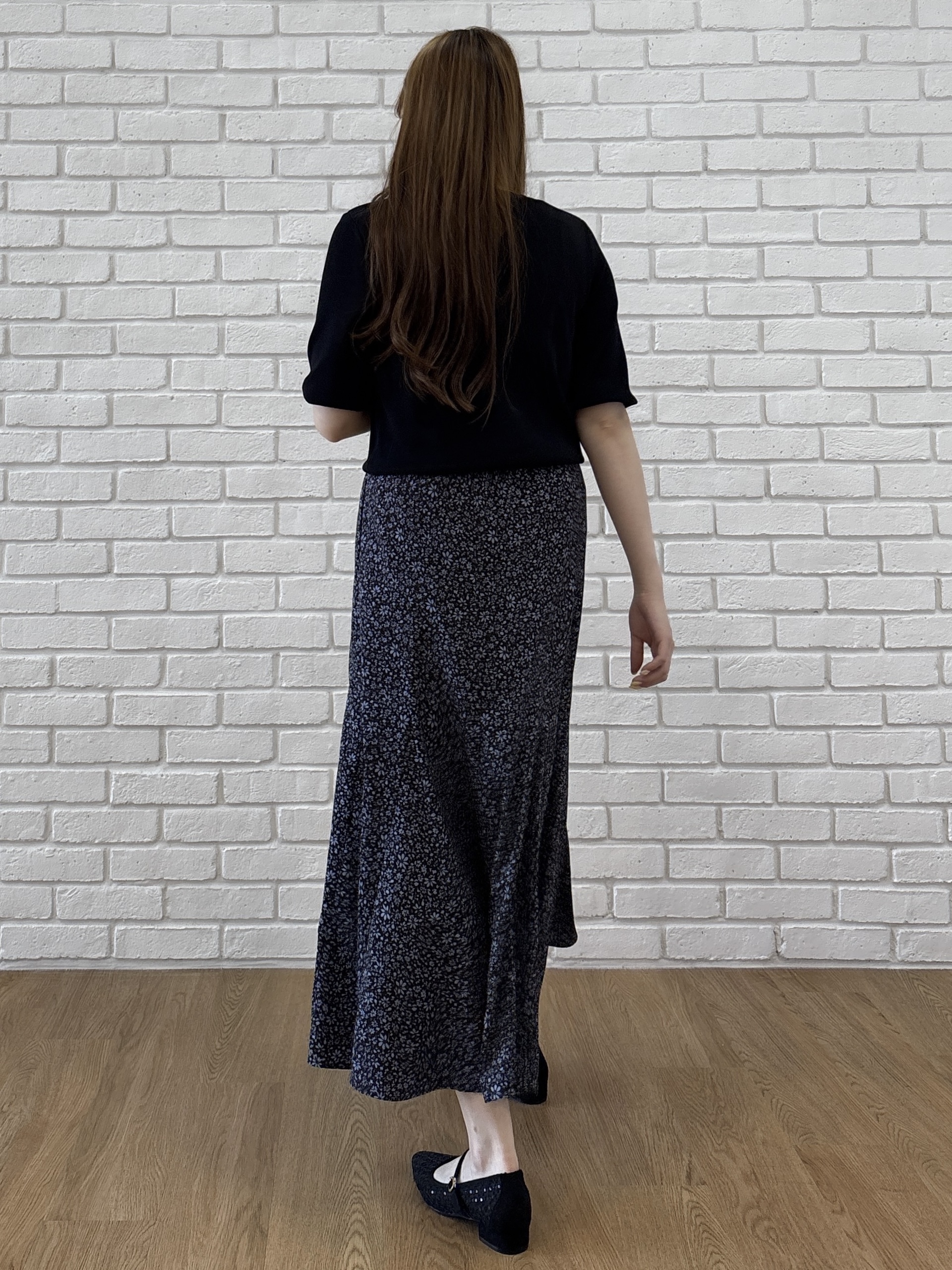 sayaさんの「grove｜【シリーズ累計36万枚/UVカット・ひんやり・洗濯機OK】やわらかドライタッチ 五分袖クルーネックニ」を使ったコーディネート