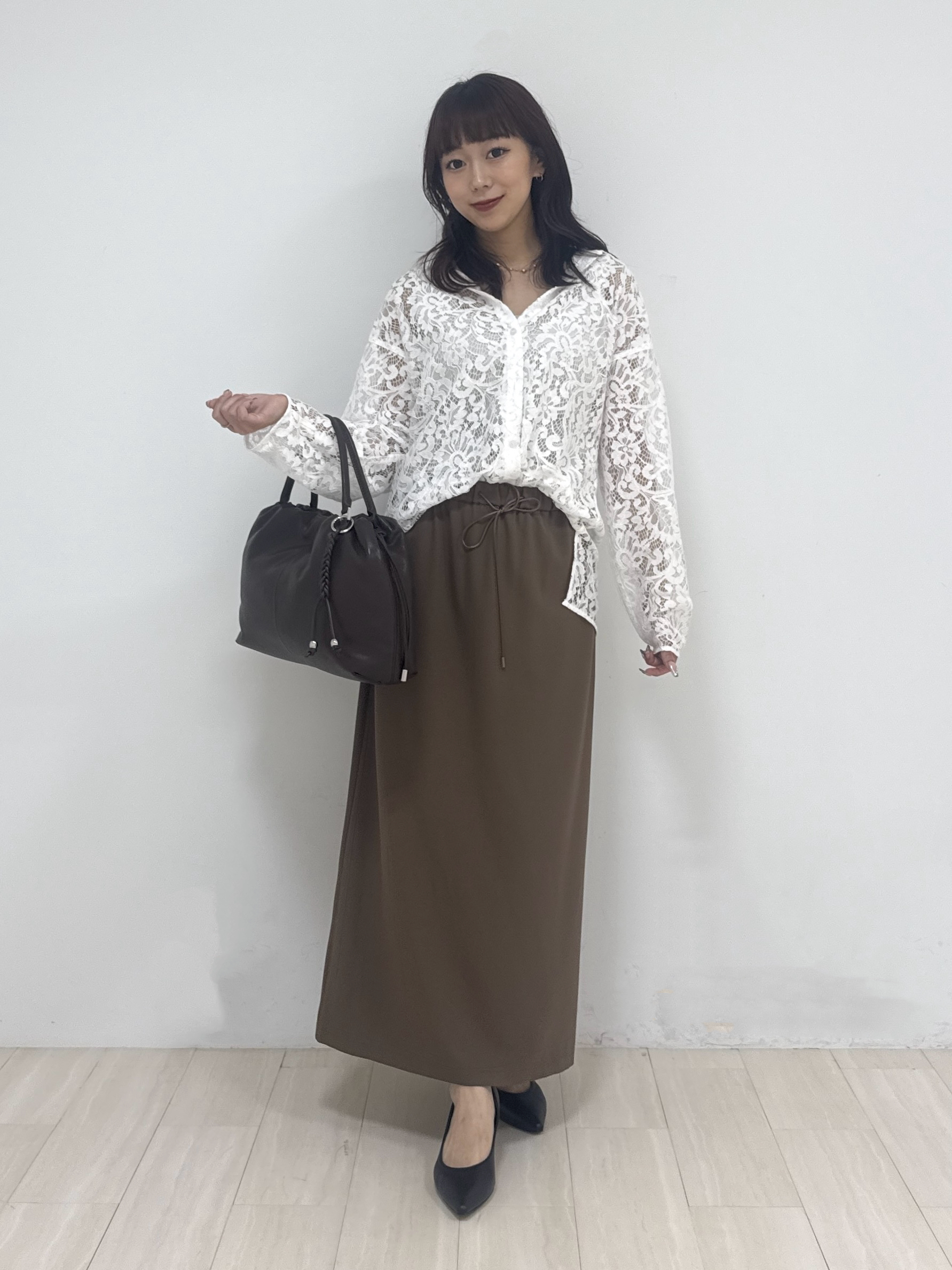 萩原 優里菜さんの「INDIVI｜【洗える／トレンド】大人レースシャツ」を使ったコーディネート