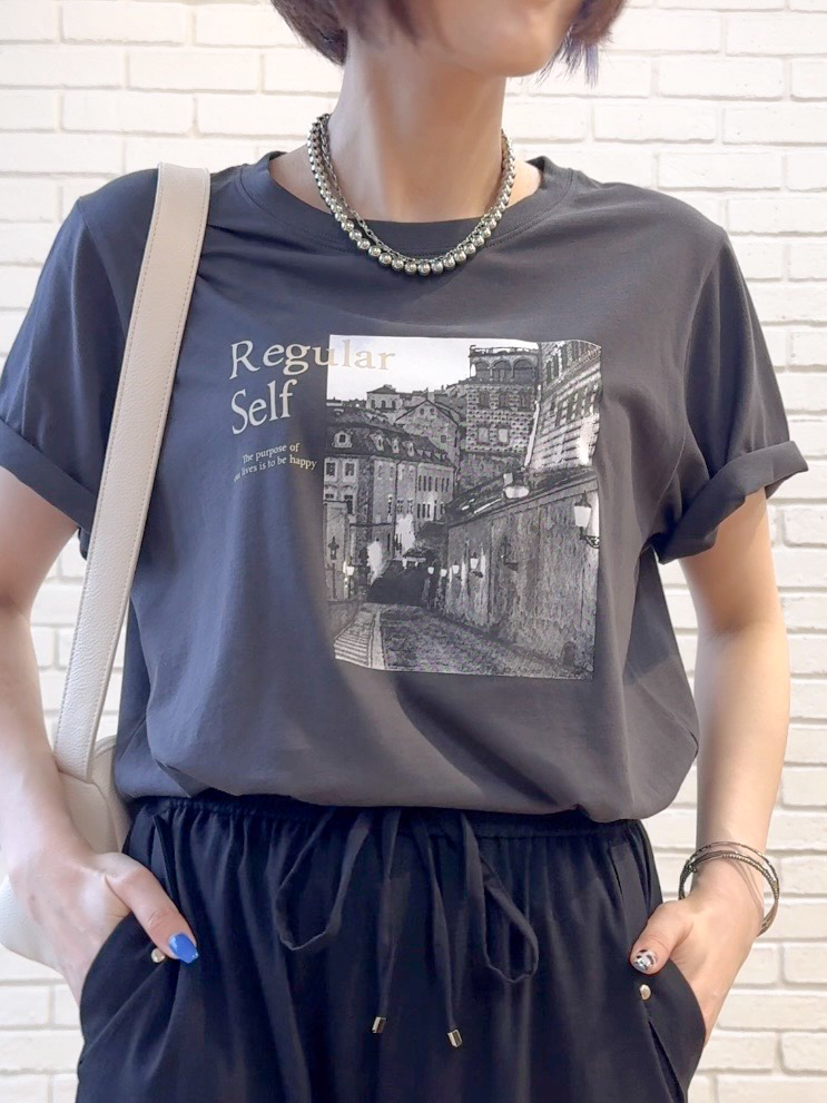 𝐜𝐡𝐢𝐤𝐚さんの「SHOO･LA･RUE｜【綿100%/ひんやり/S-LL/洗濯機可】選べる5柄 大人のこなれプリントTシャツ」を使ったコーディネート