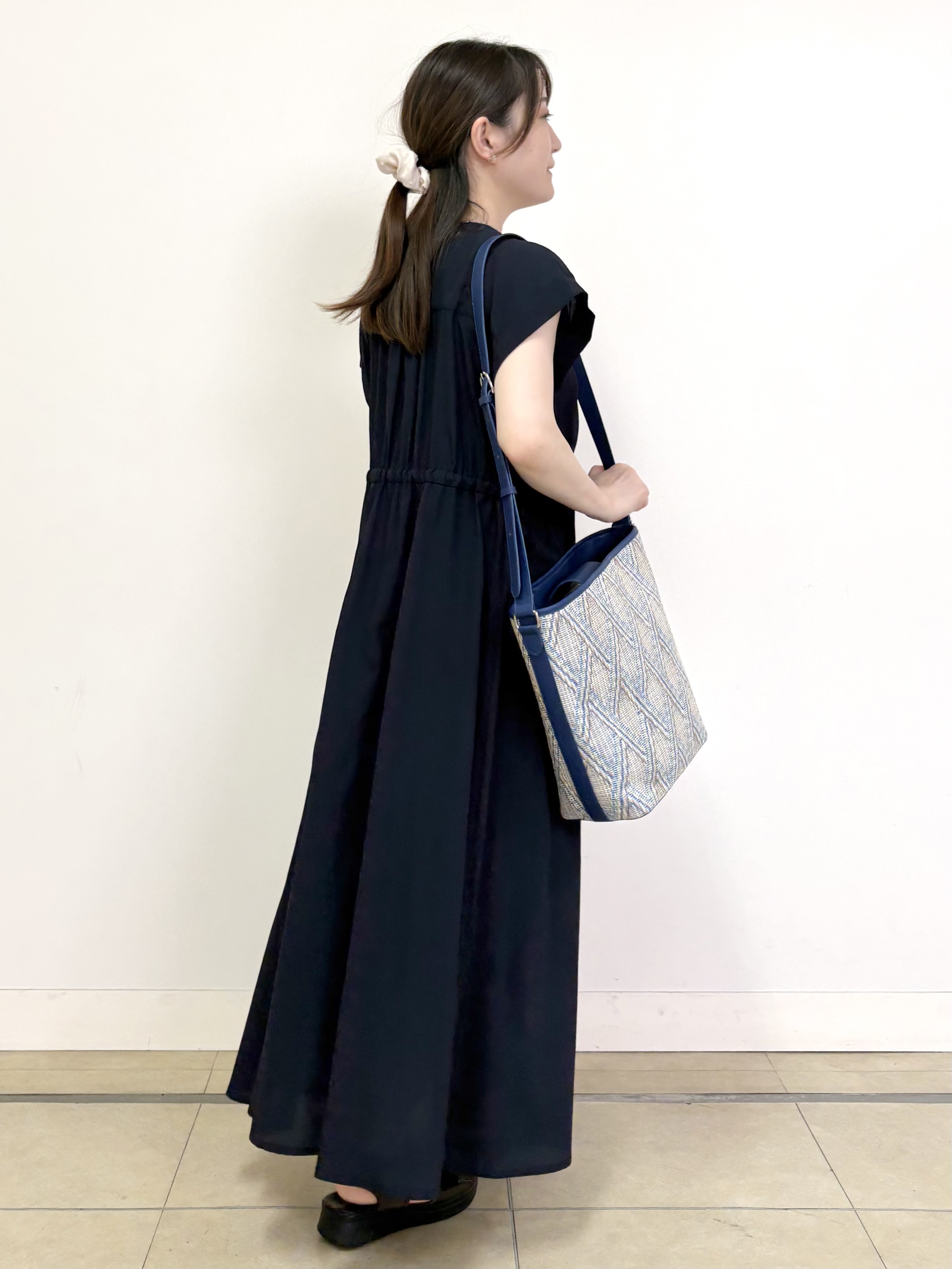 mikiさんの「Reflect｜【通気性あり／涼しい／マシンウォッシャブル】フロントボタンワンピース」を使ったコーディネート
