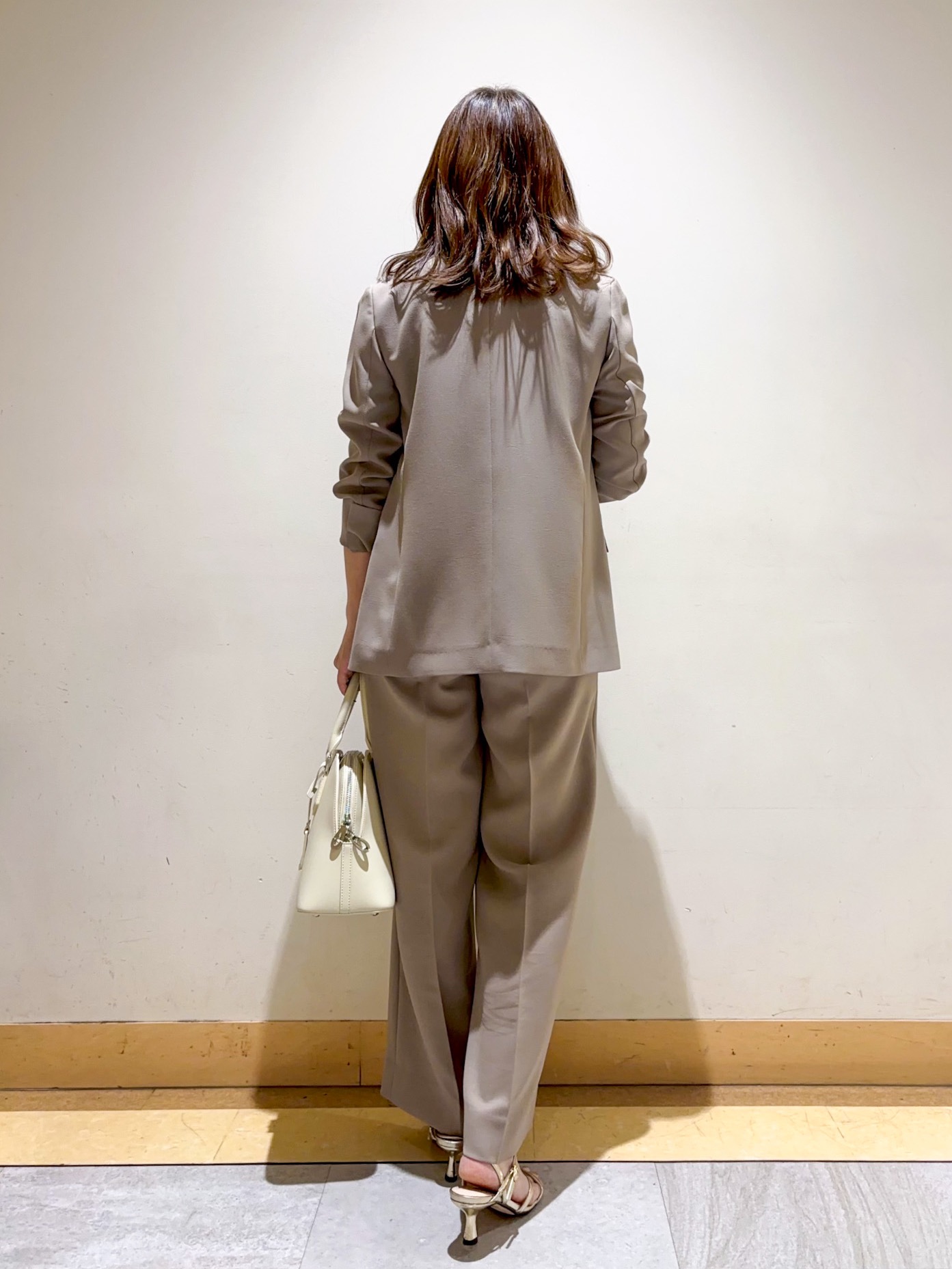 sattoさんの「UNTITLED｜【新色追加/セットアップ可】エアリー ダブルブレストジャケット」を使ったコーディネート
