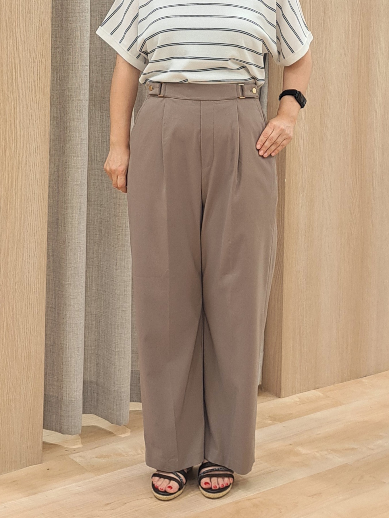 ふるさんの「grove｜【シリーズ累計36万枚！やわらかドライタッチ】夏にうれしい多機能ロングニット」を使ったコーディネート