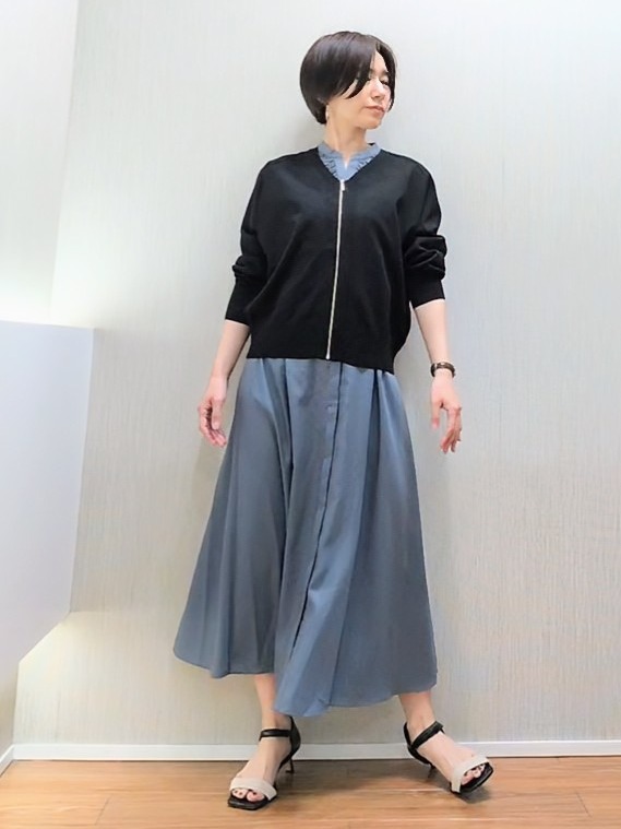 ミズタさんの「UNTITLED｜【アンサンブル可/日除け・冷房対策】シアーレーヨンZIPカーディガン」を使ったコーディネート