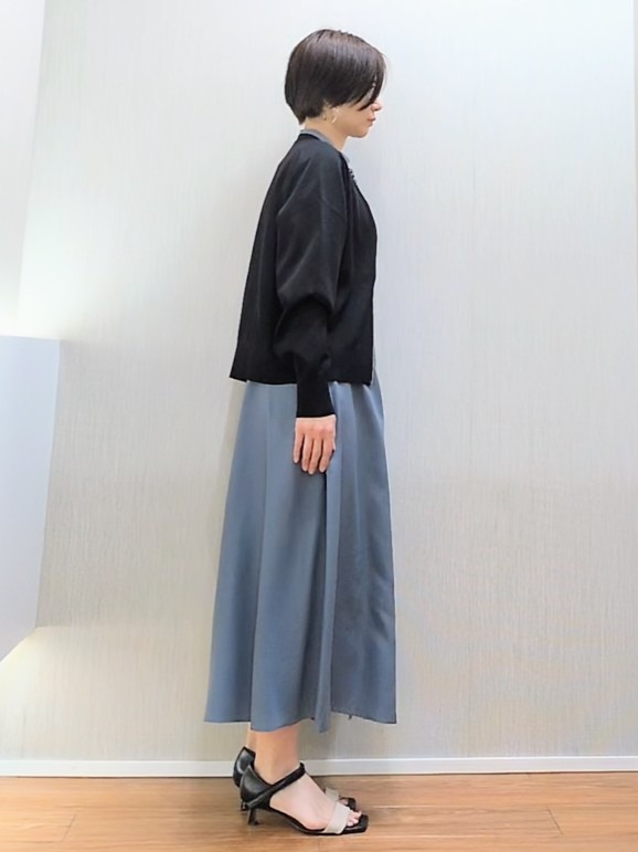 ミズタさんの「UNTITLED｜【アンサンブル可/日除け・冷房対策】シアーレーヨンZIPカーディガン」を使ったコーディネート