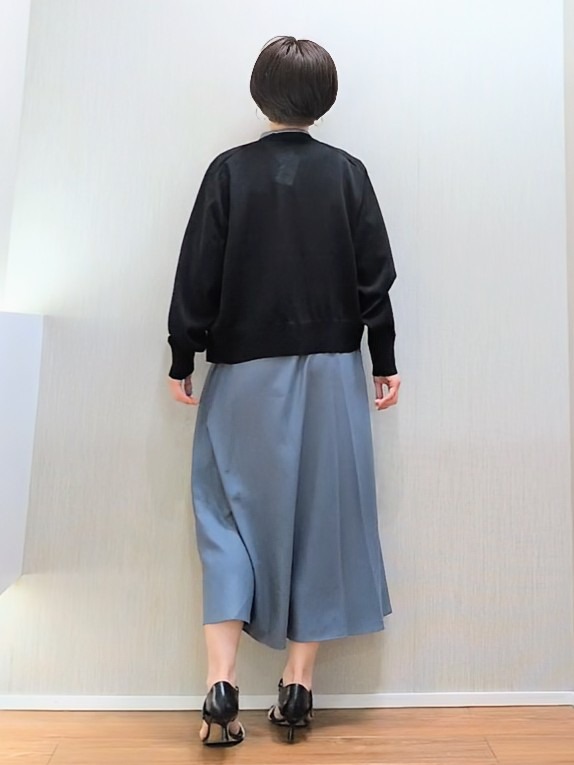 ミズタさんの「UNTITLED｜【アンサンブル可/日除け・冷房対策】シアーレーヨンZIPカーディガン」を使ったコーディネート