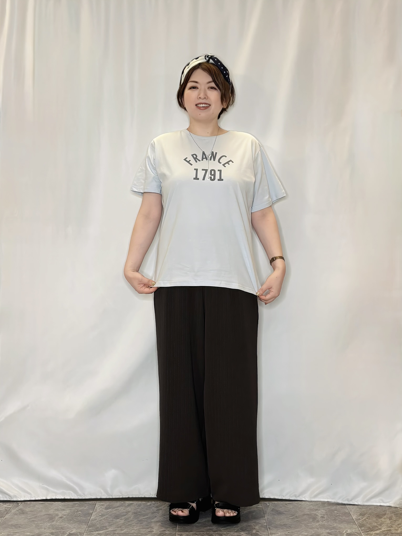 たみさんの「SHOO･LA･RUE｜【ひんやり/洗濯機可/S-LL】夏に快適サラサラ感 大人のひんやりプリントTシャツ」を使ったコーディネート