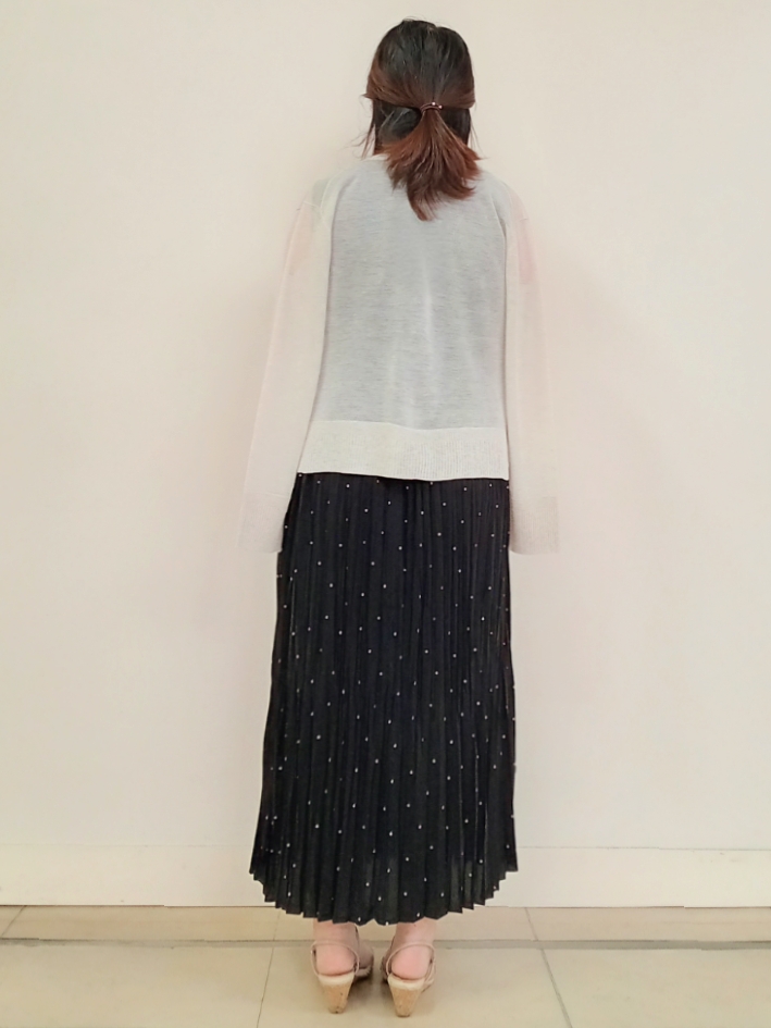 emiさんの「DRESSTERIOR｜【ウォッシャブル/2WAYシルエット】ノースリーブプリーツワンピース」を使ったコーディネート