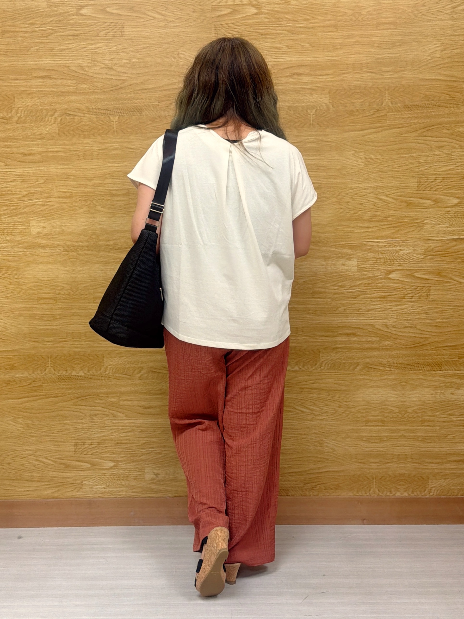 ぁむさんの「SHOO･LA･RUE｜【ひんやり/前後2WAY/S-LL】楽に着られて好印象 やわらかトップス」を使ったコーディネート