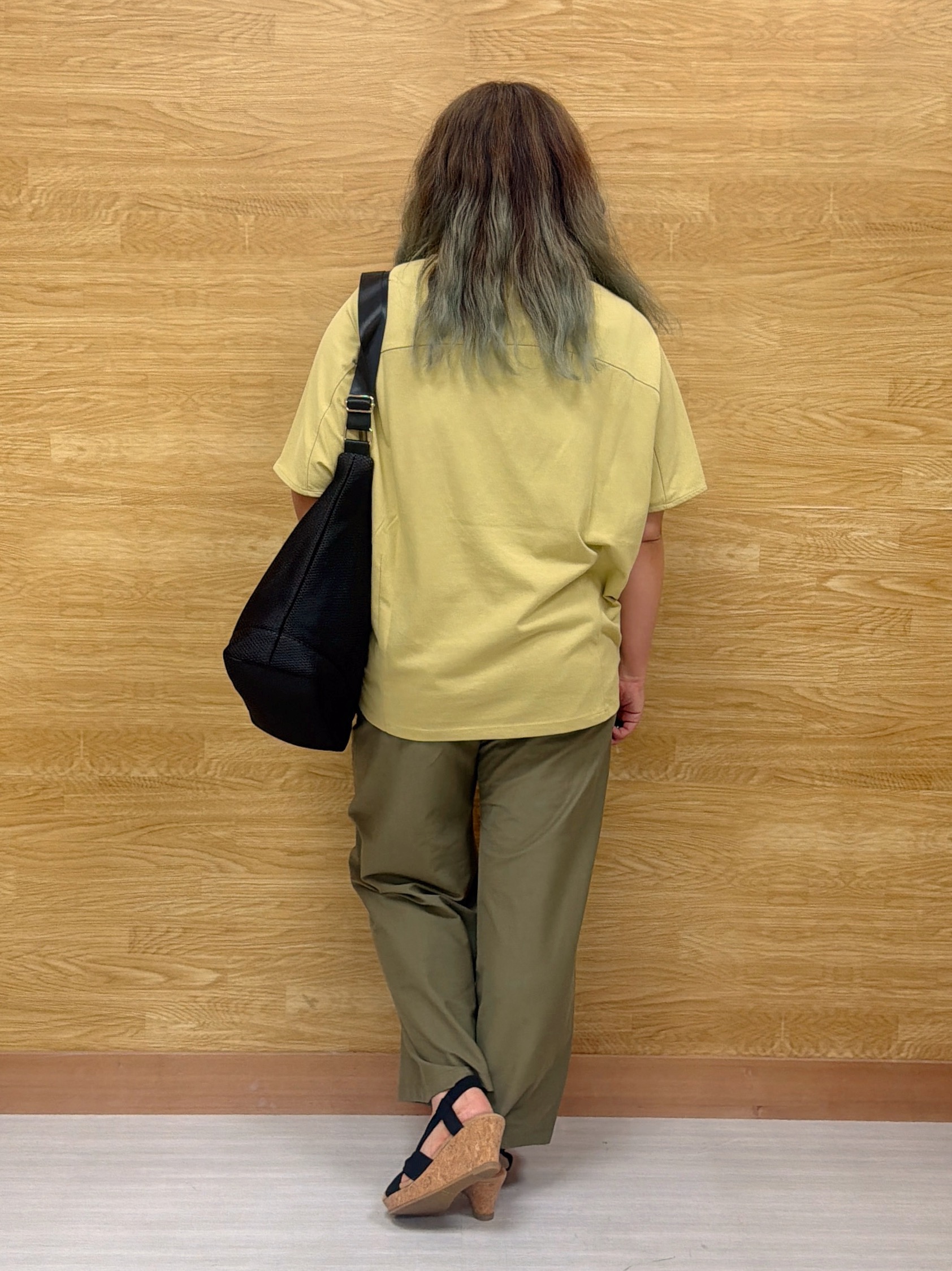 ぁむさんの「SHOO･LA･RUE｜【ひんやり/体型カバー】インせず着られる 上品見えのドルマントップス」を使ったコーディネート