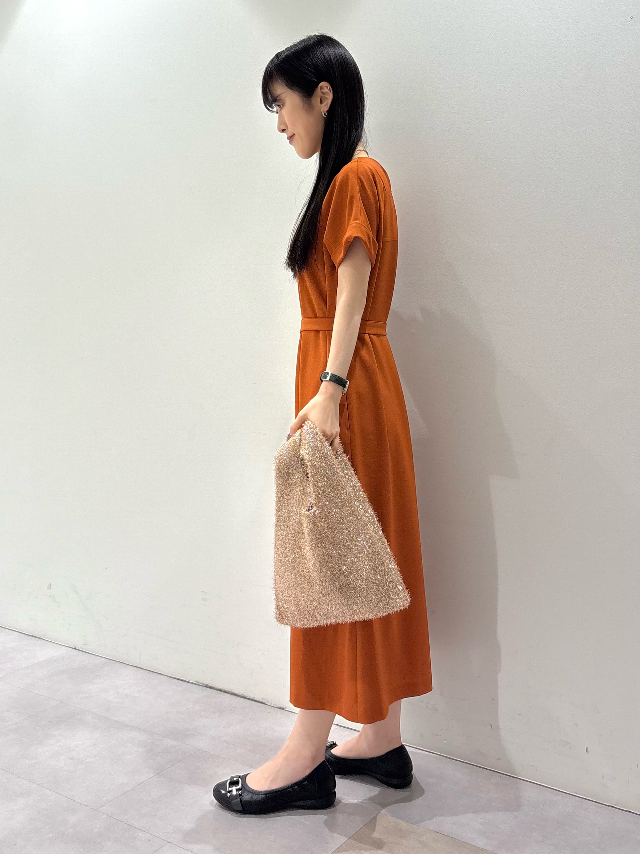 KEIKOさんの「INDIVI｜【華奢見え】ベルト付きナローワンピース」を使ったコーディネート