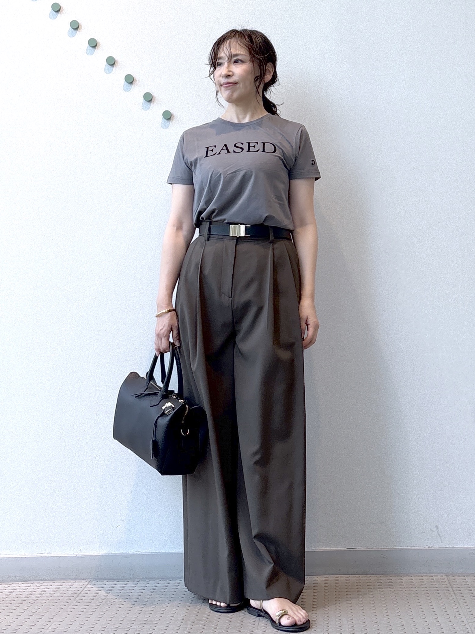 kawamuraさんの「DRESSTERIOR｜【立体ロゴ】フロッキーロゴプリントTシャツ」を使ったコーディネート