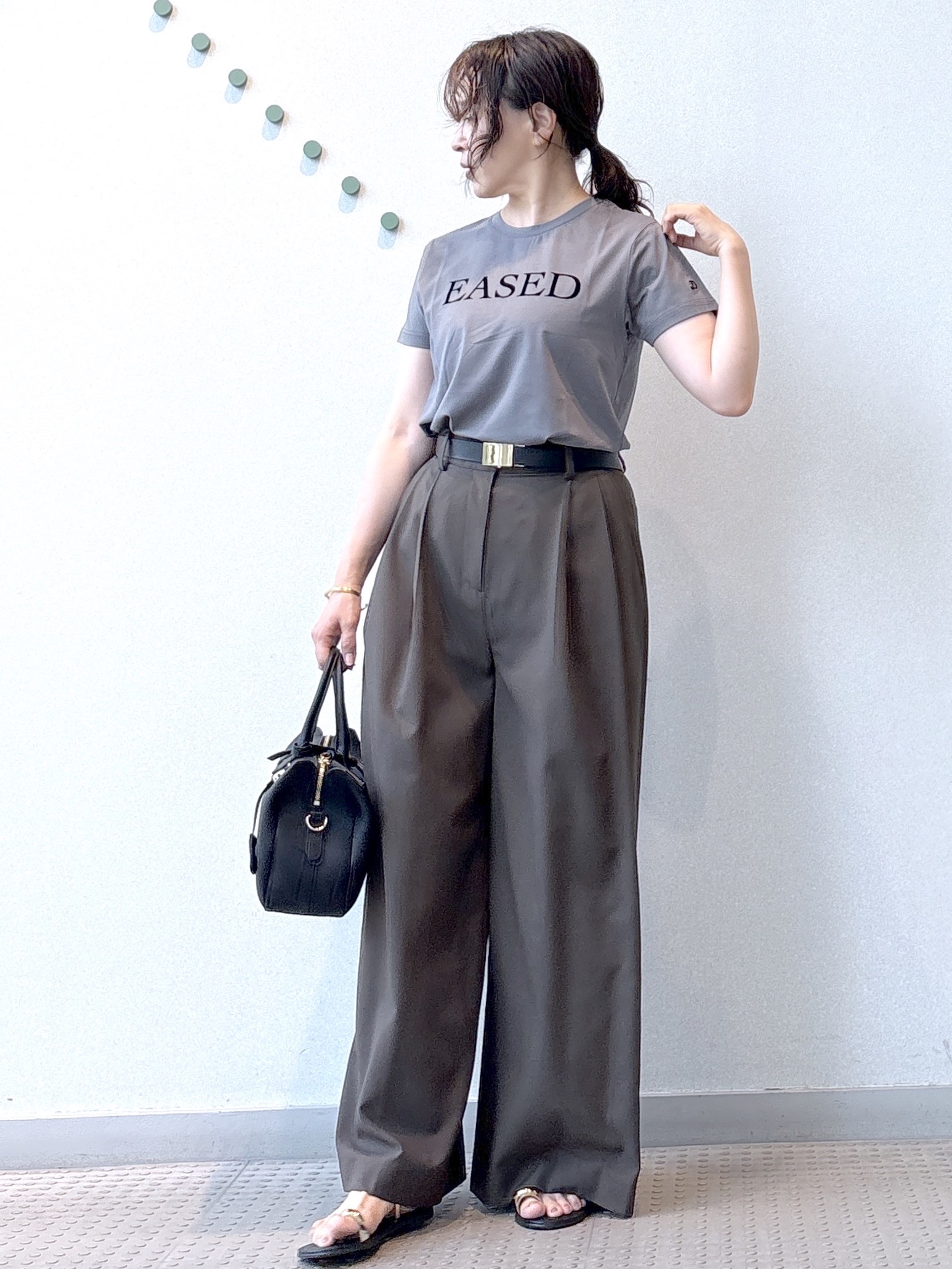 kawamuraさんの「DRESSTERIOR｜【立体ロゴ】フロッキーロゴプリントTシャツ」を使ったコーディネート