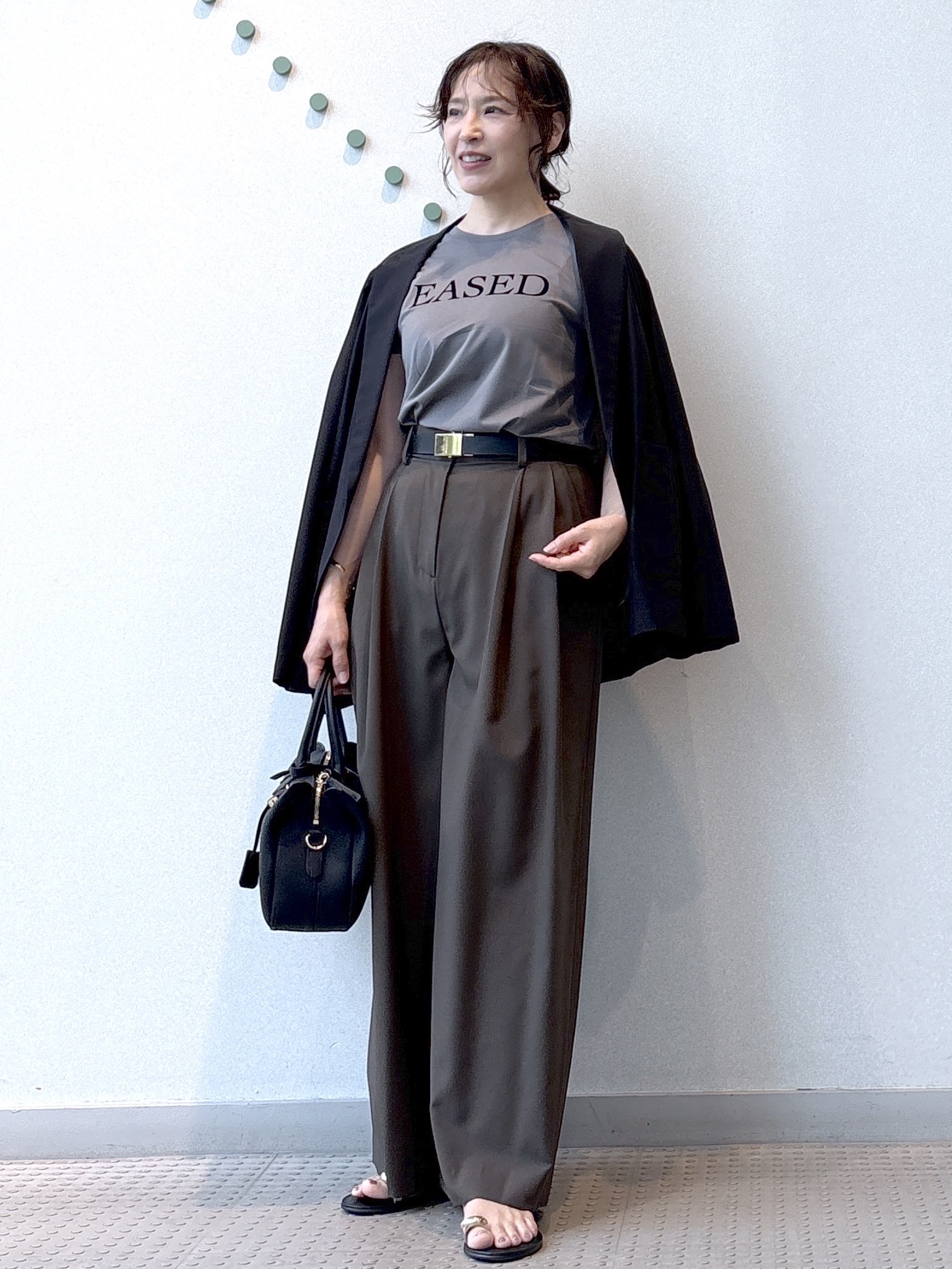 kawamuraさんの「DRESSTERIOR｜【立体ロゴ】フロッキーロゴプリントTシャツ」を使ったコーディネート