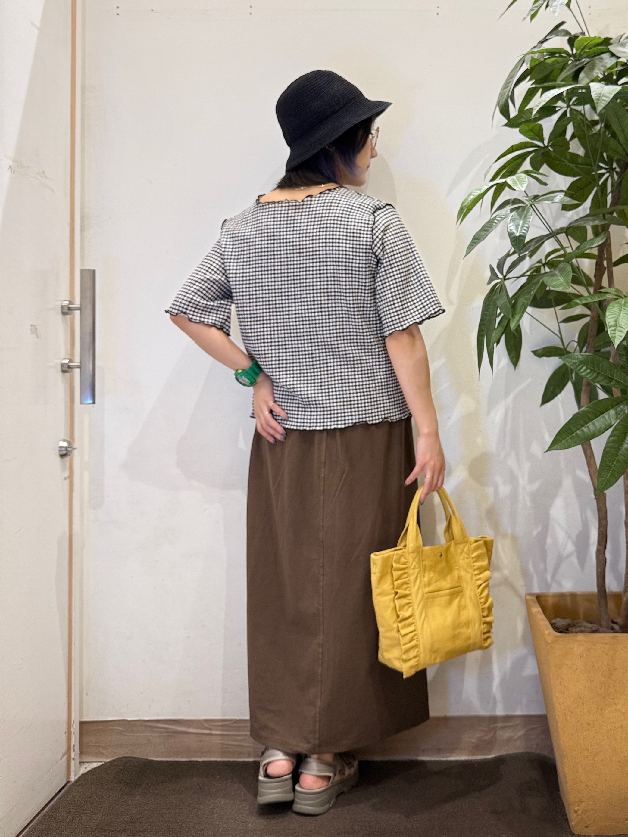 misakiさんの「SHOO･LA･RUE｜カット楊柳ギンガムメローT」を使ったコーディネート